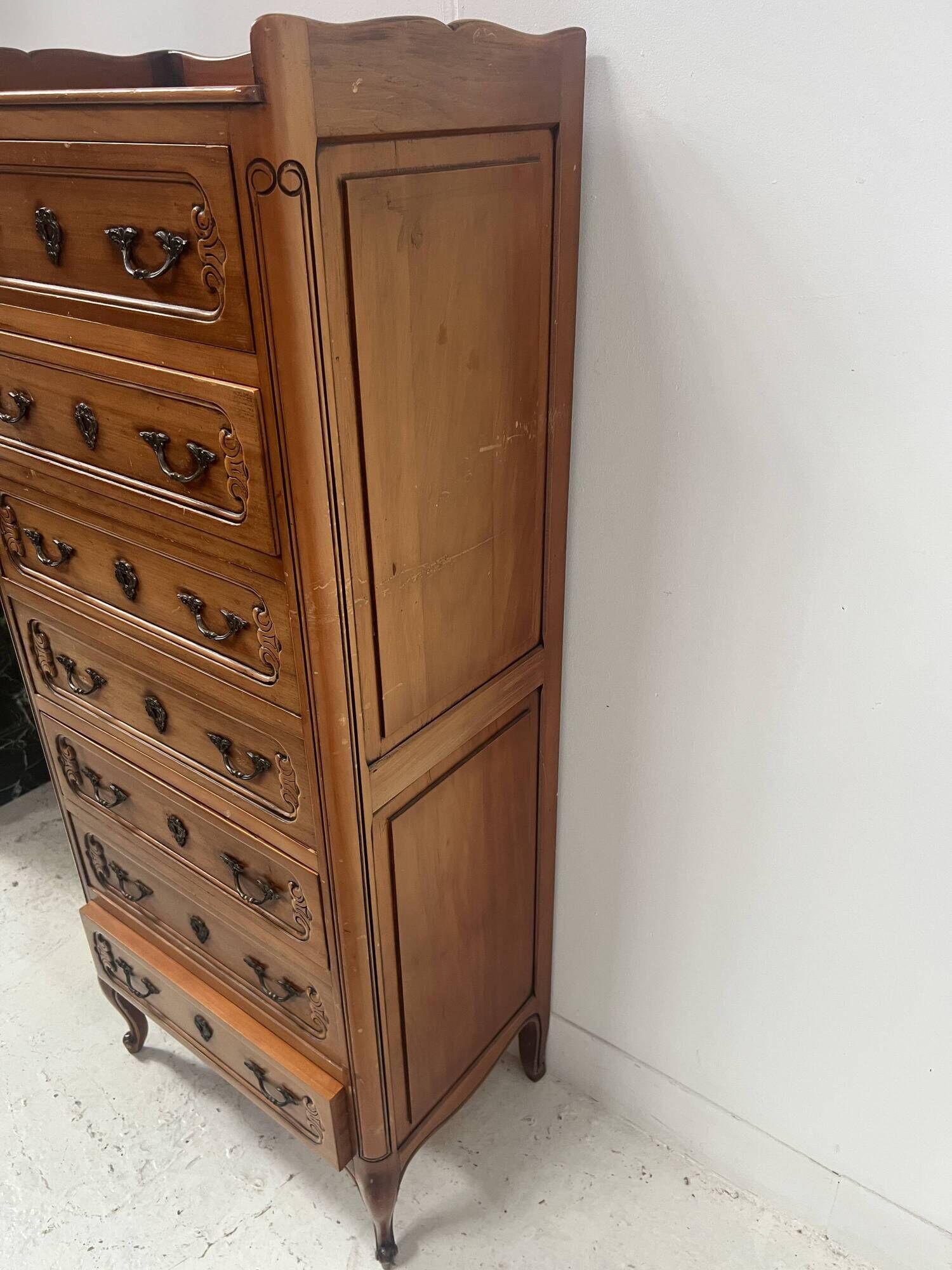 Regency-style chest of drawers in solid cherry wood, 20th century.