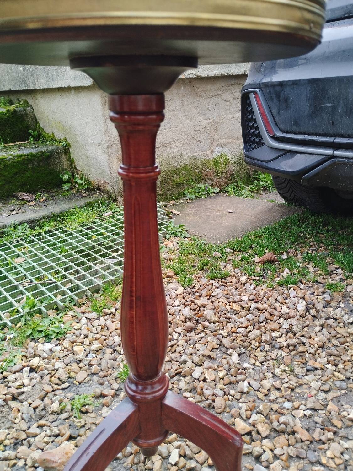 Table de chevet plateau marbre style louis xvi