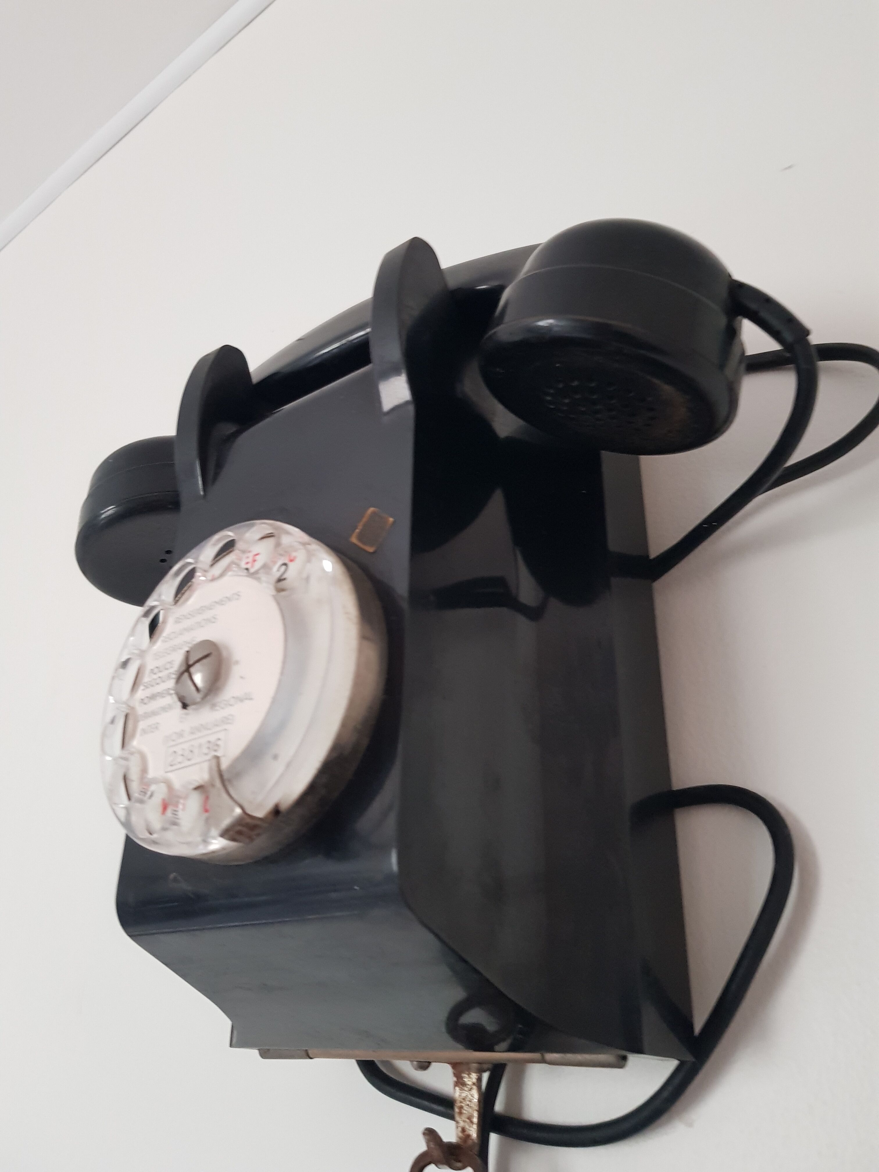 Wall telephone