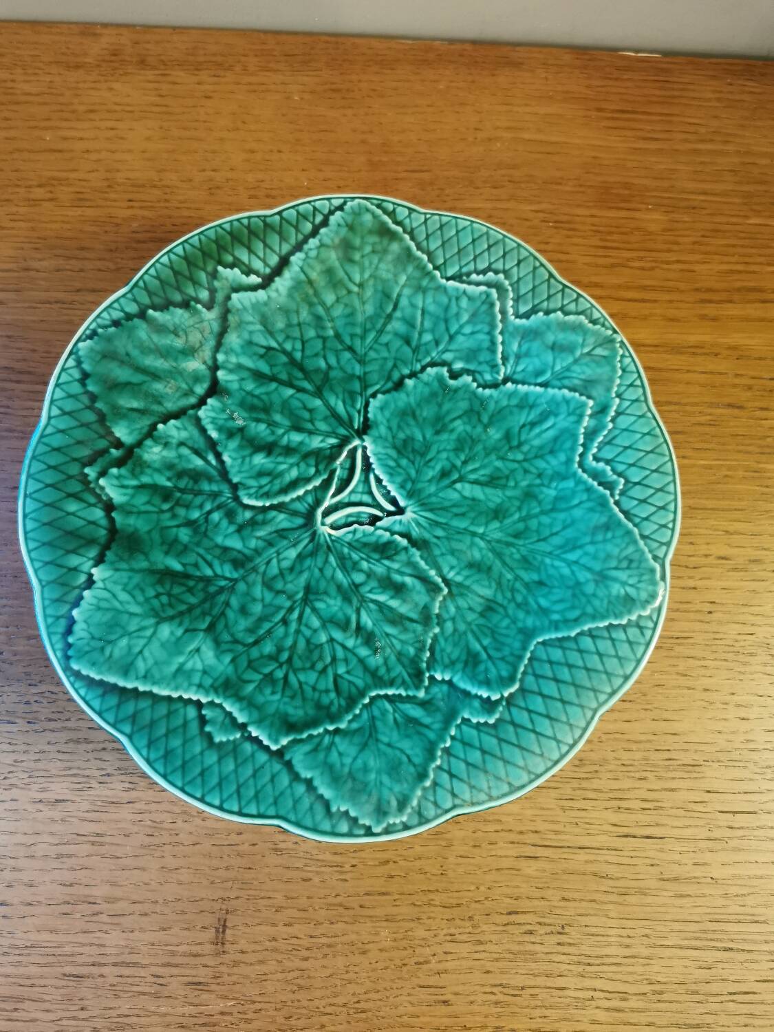 Set of 10 vintage Gien barbotine plates