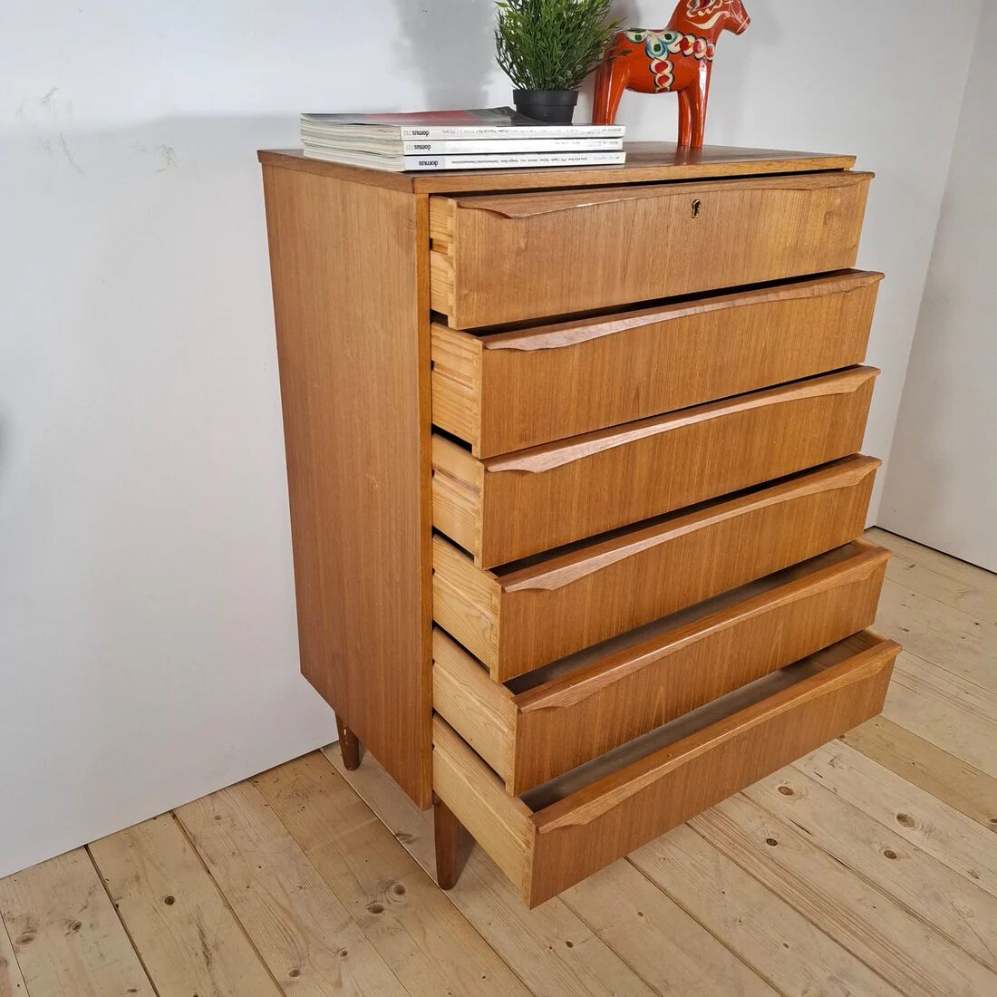 Danish teak chest of drawers with six drawers – Scandinavian mid-century design, 1960s