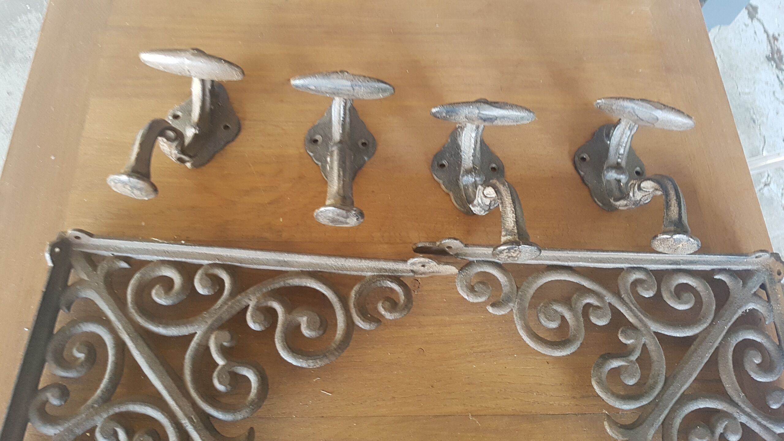 Lot of cast iron pads