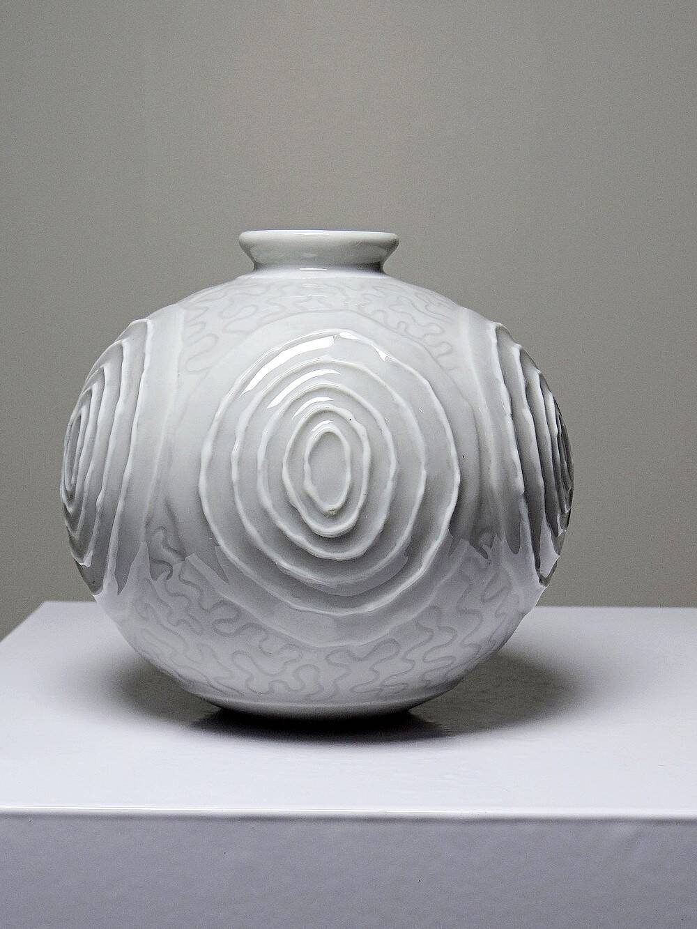 Small porcelain ball vase, Art Deco style, 1935
