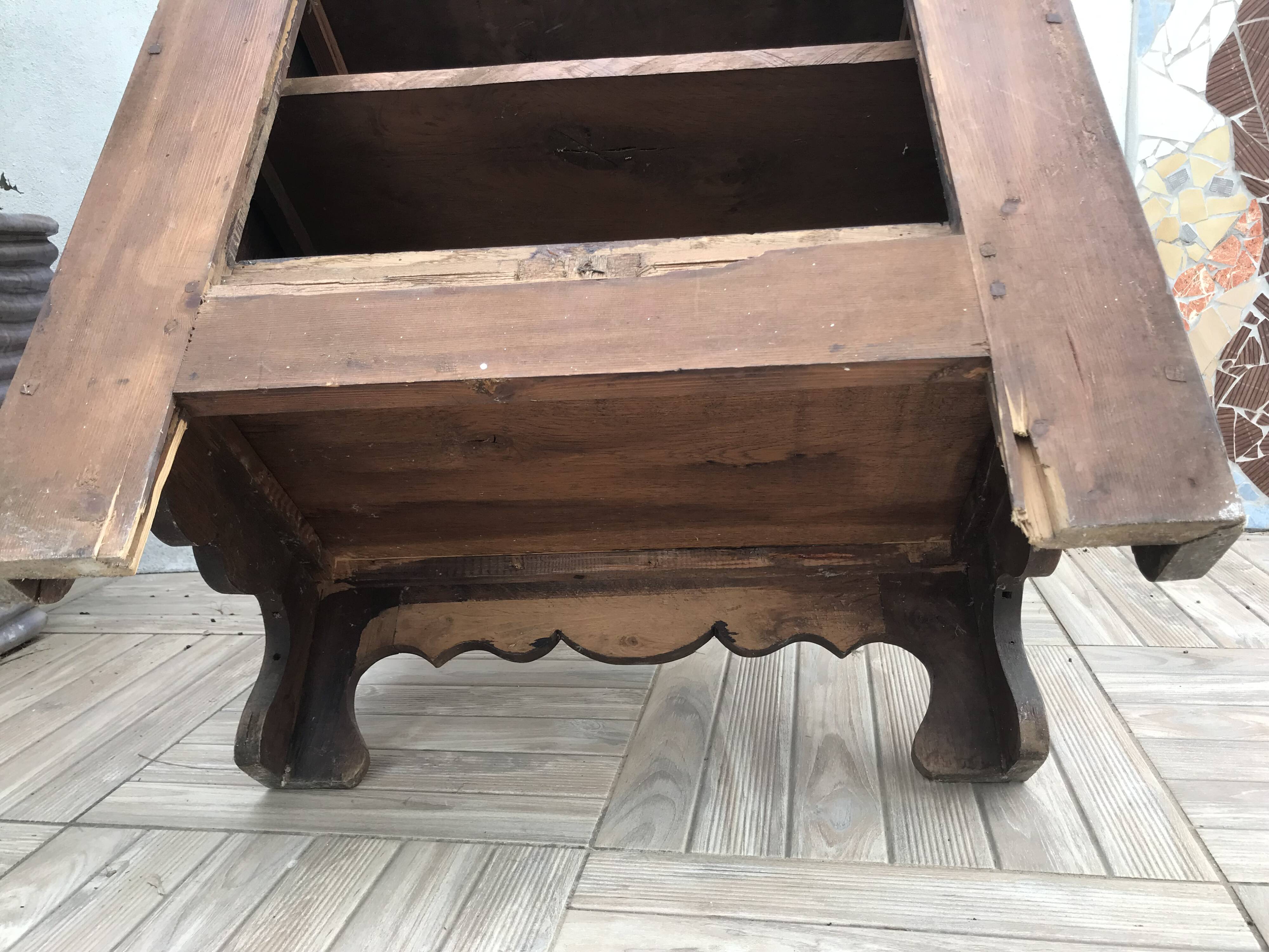 Accessory furniture in solid oak