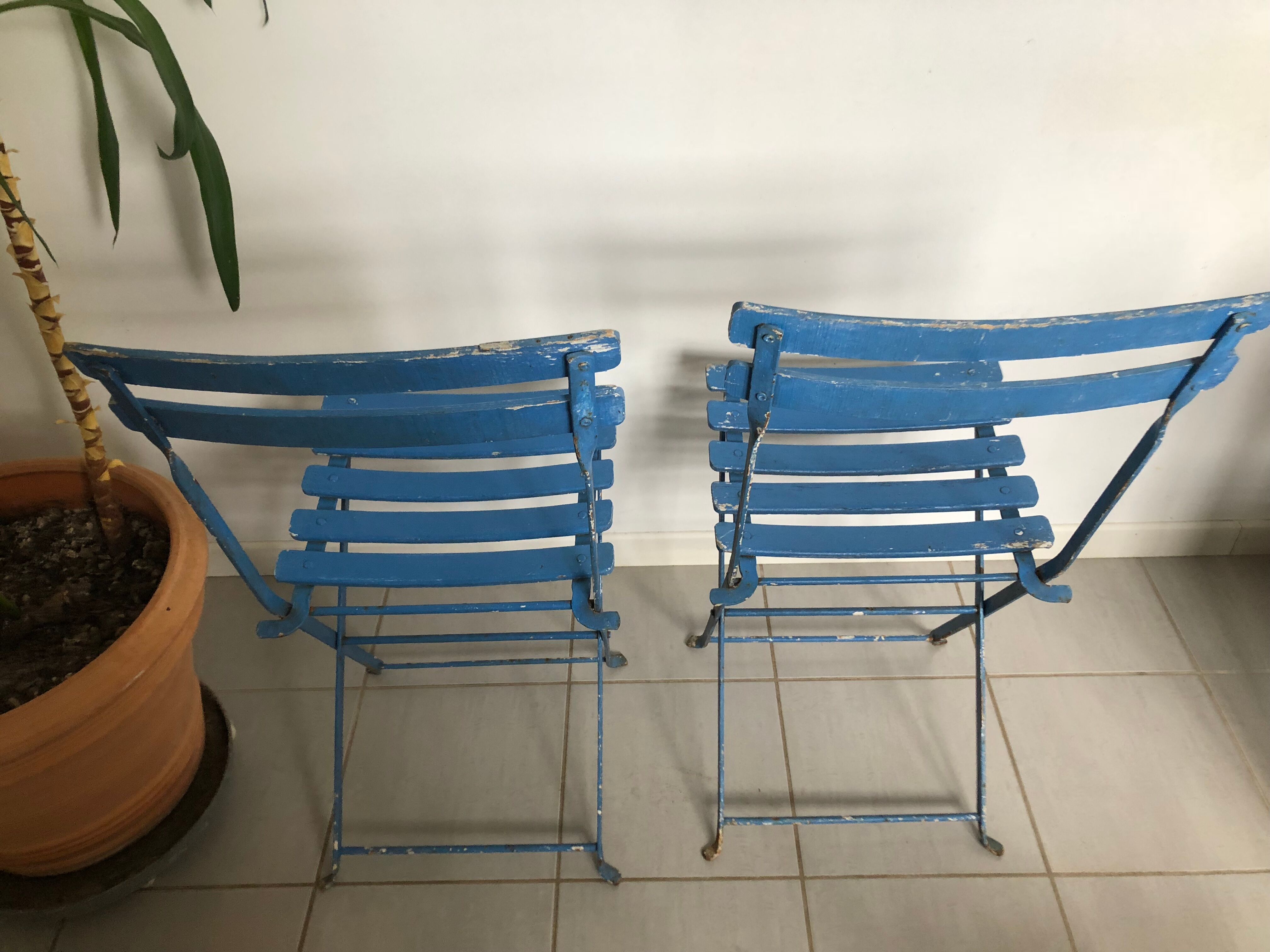 4 old folding chairs
