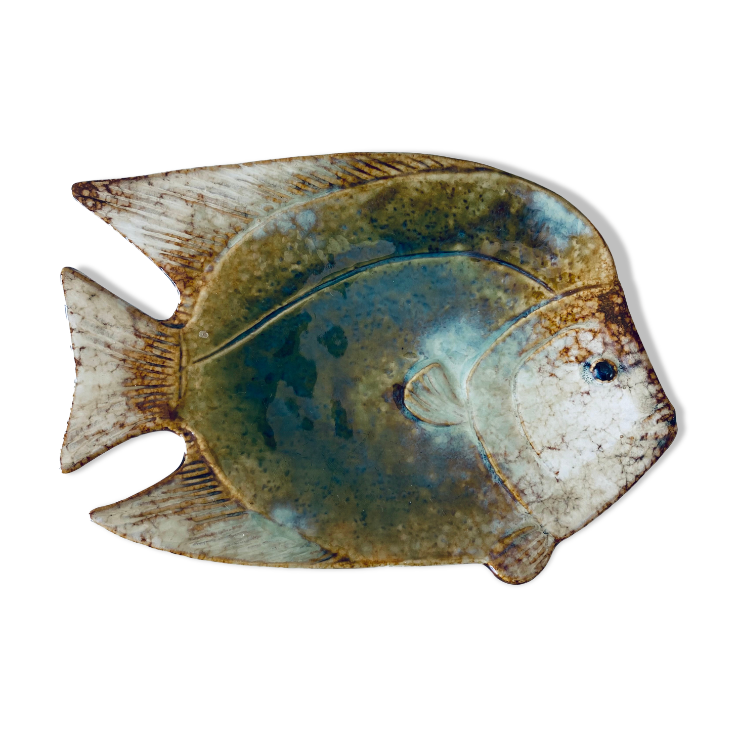 Ceramic fish-shaped cup