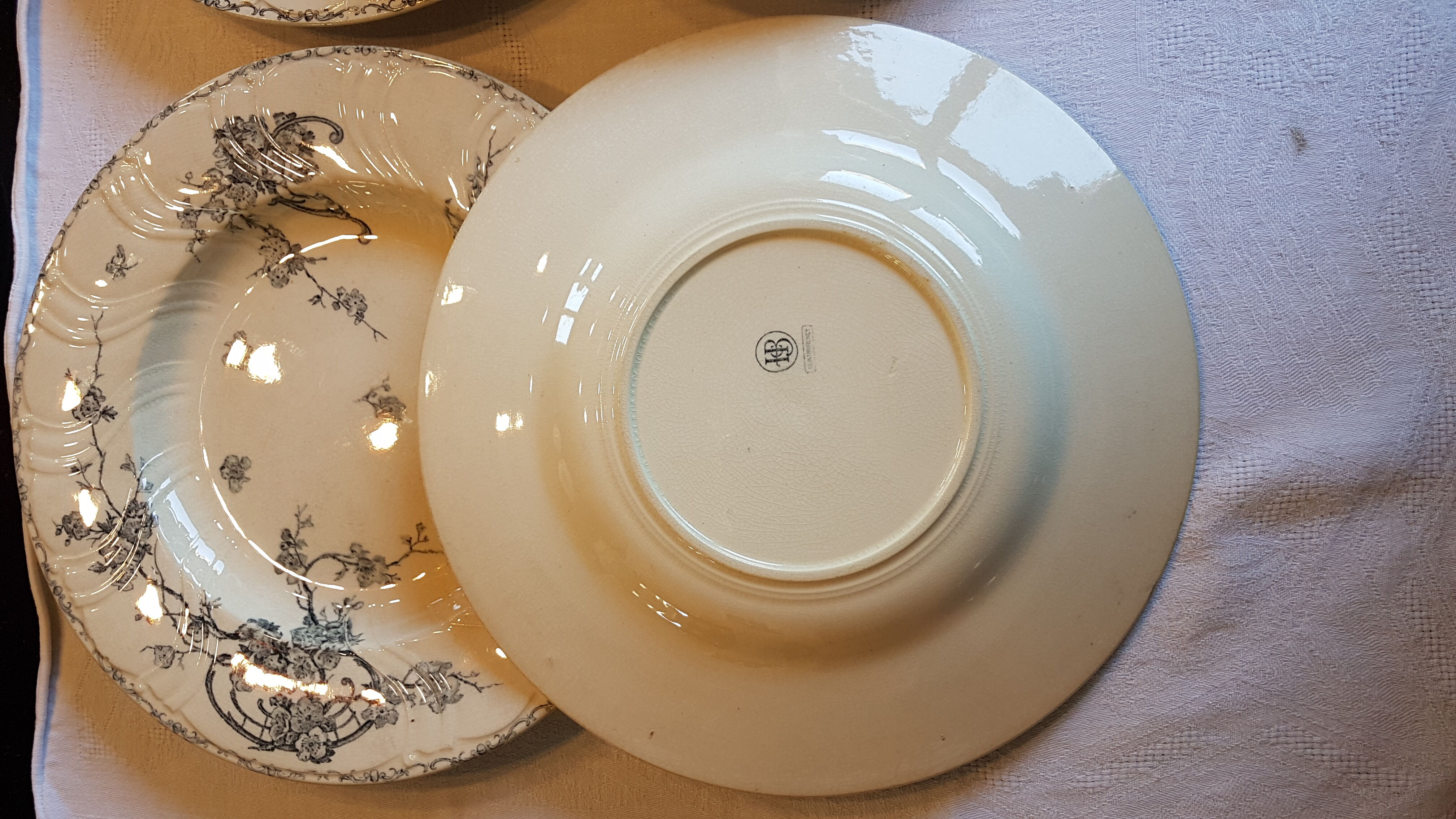 Suite of 4 plates ceramic décor of flowers