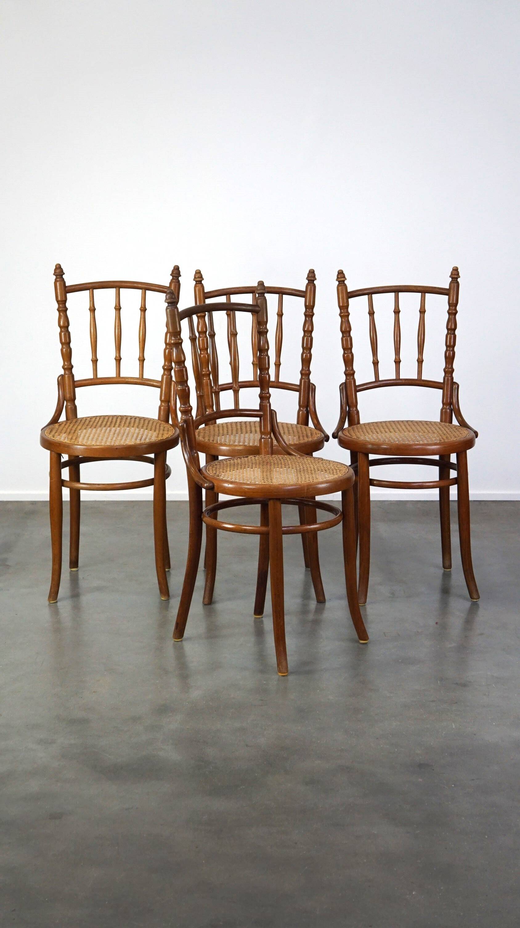 Set of 4 beautiful and atmospheric vintage design bistro chairs