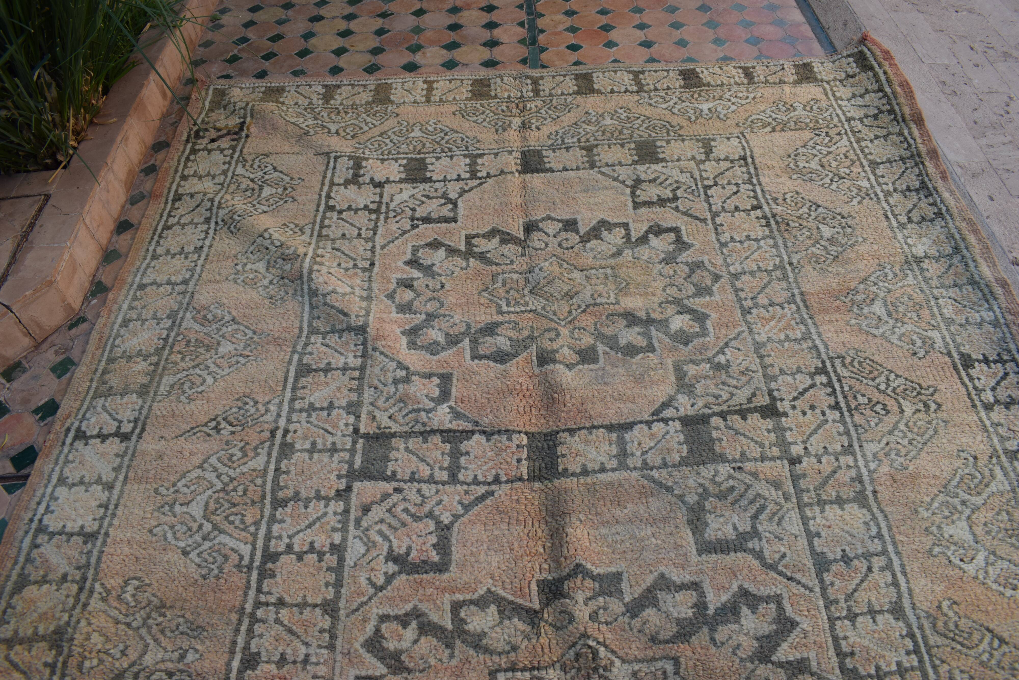 Berber rug Moroccan vintage Atlas