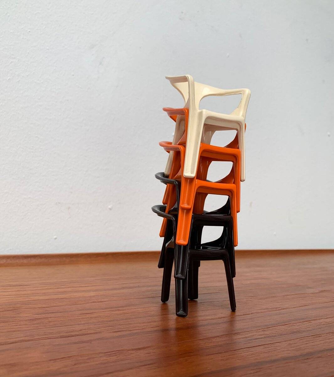 300 Monobloc Decorative Chairs Small by Henry Massonnet for Stamp, France, 1970s, Set of 5