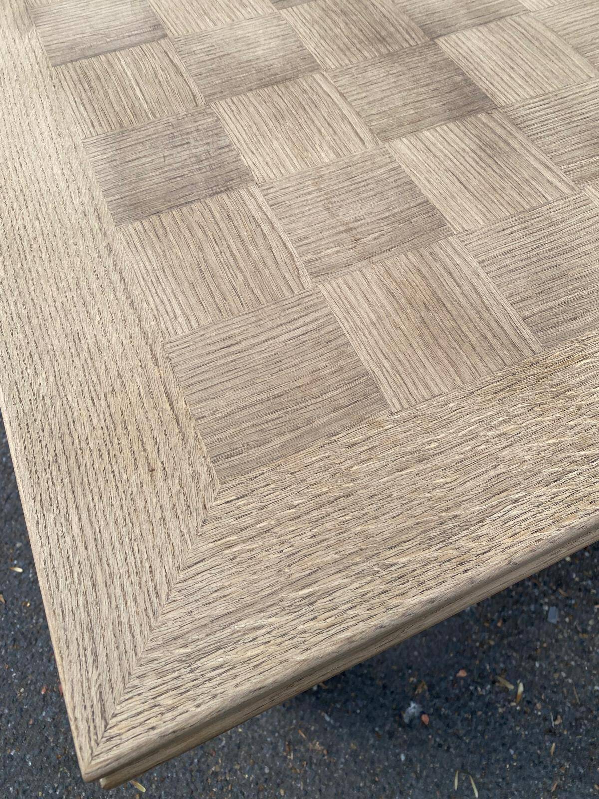 Table à manger extensible Louis XIII décapée en chêne années 50