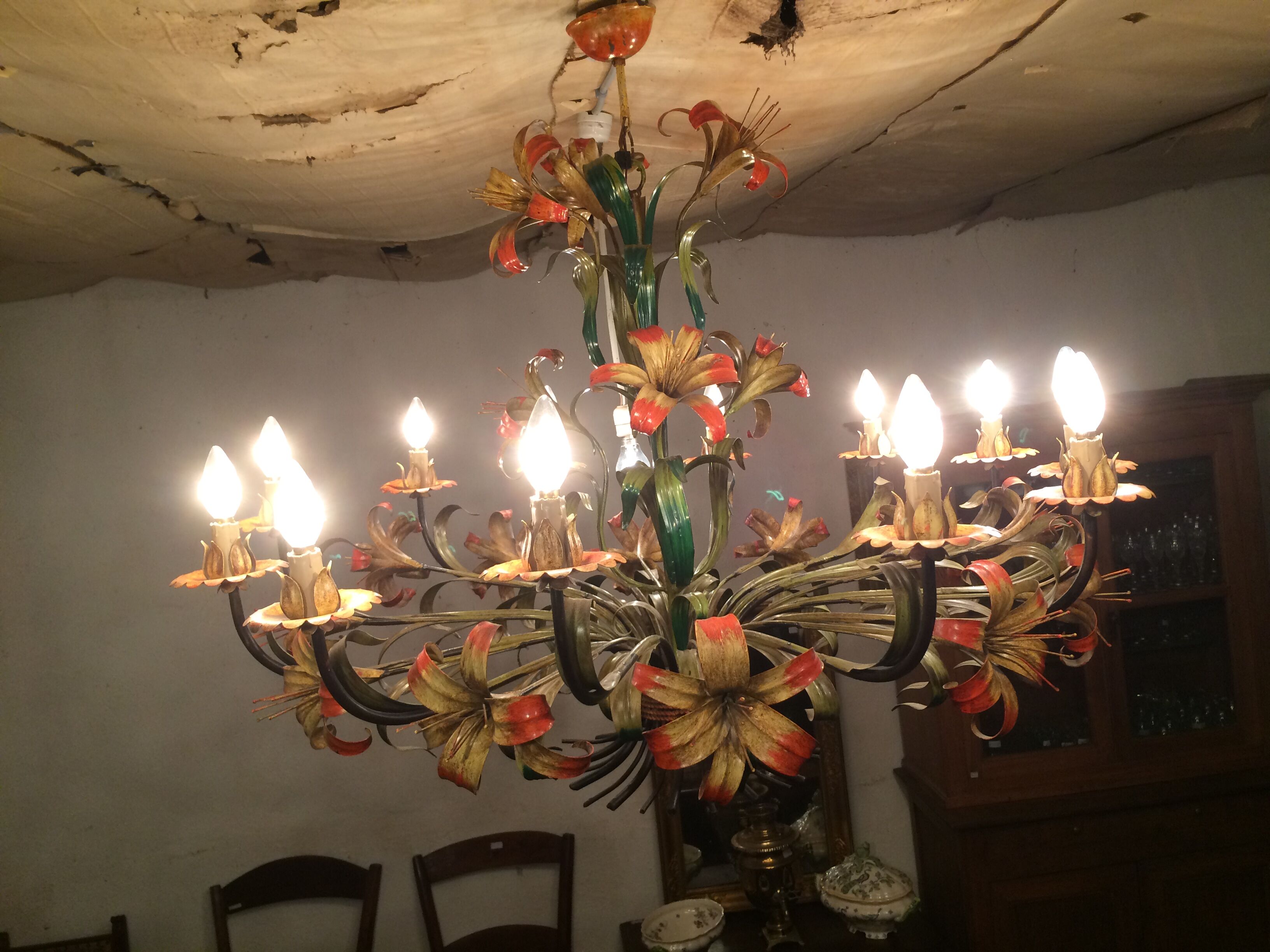 Metal chandelier painted floral decoration 12 lights