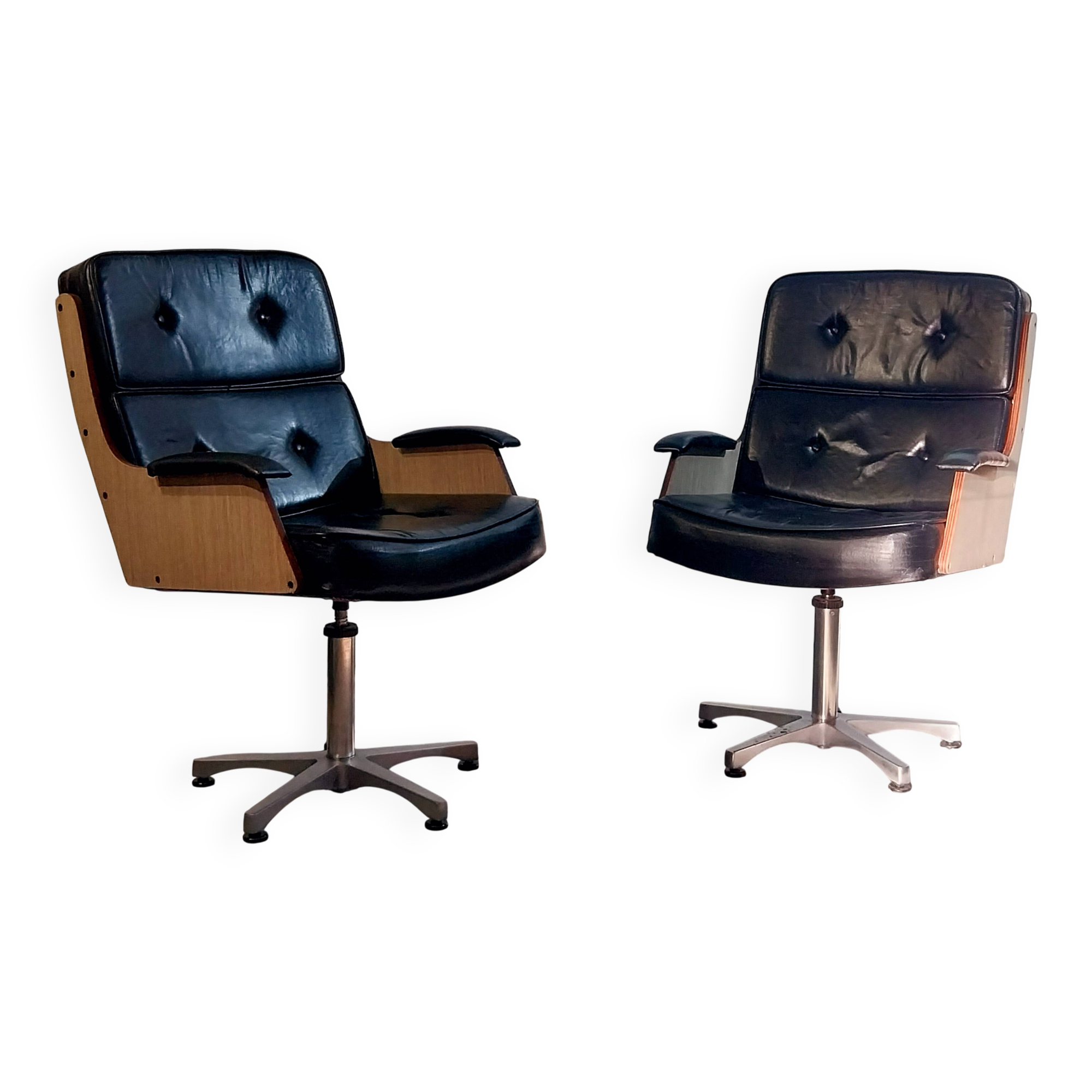 Pair of Italian armchairs 1960