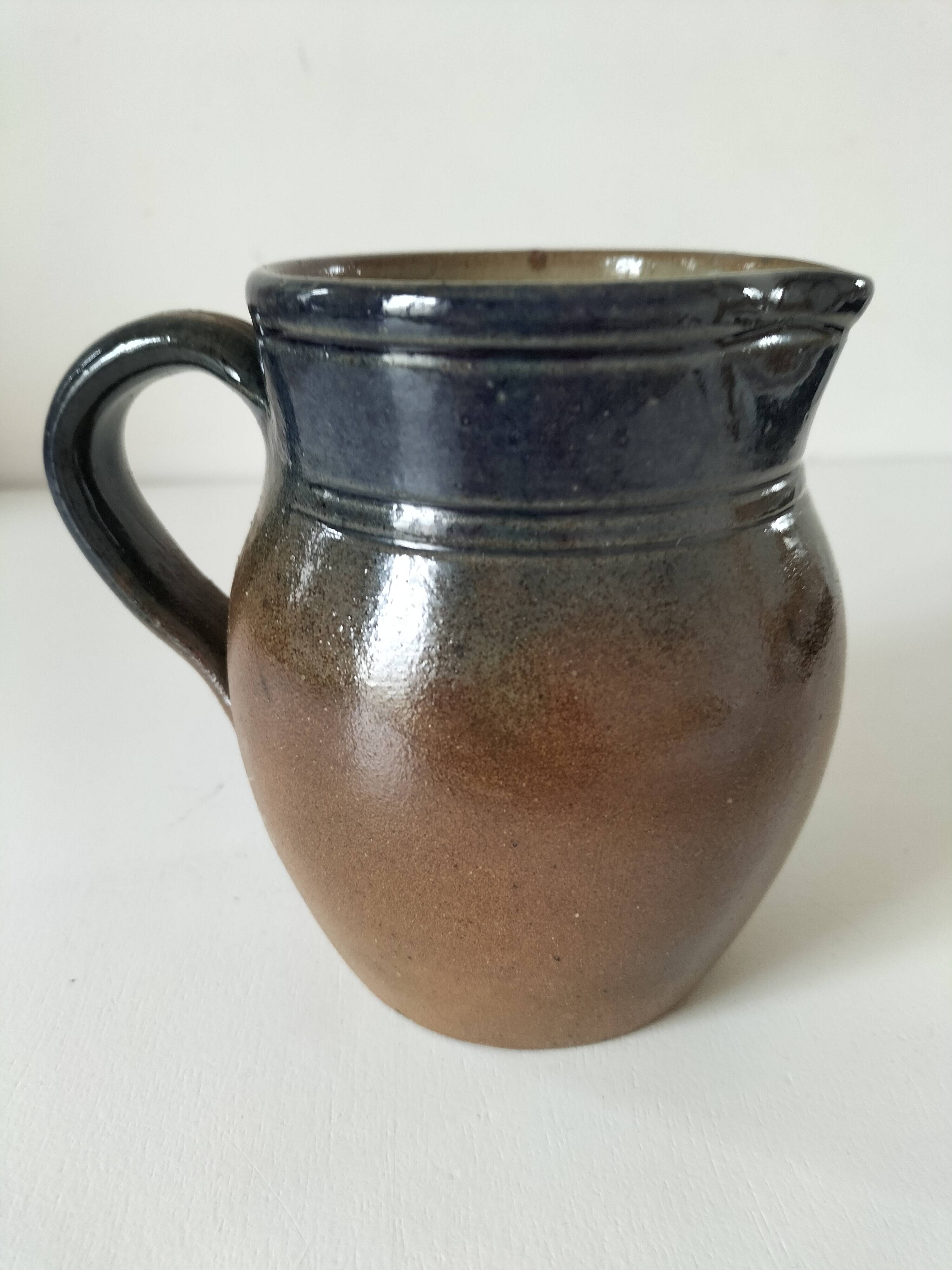 Stoneware pitcher from Poterie des Mottes, Saint Amand en Puisaye (Burgundy)