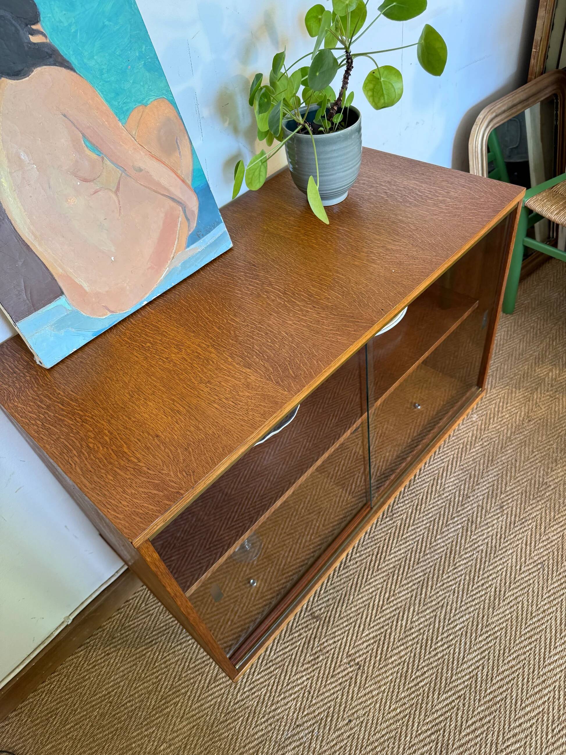 Enfilade vitrée vintage en placage de teck