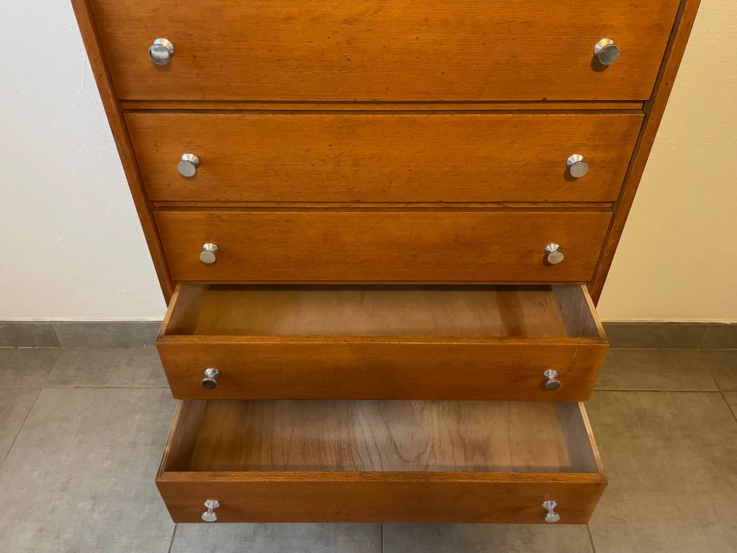 Vintage 1960s chest of drawers/dresser