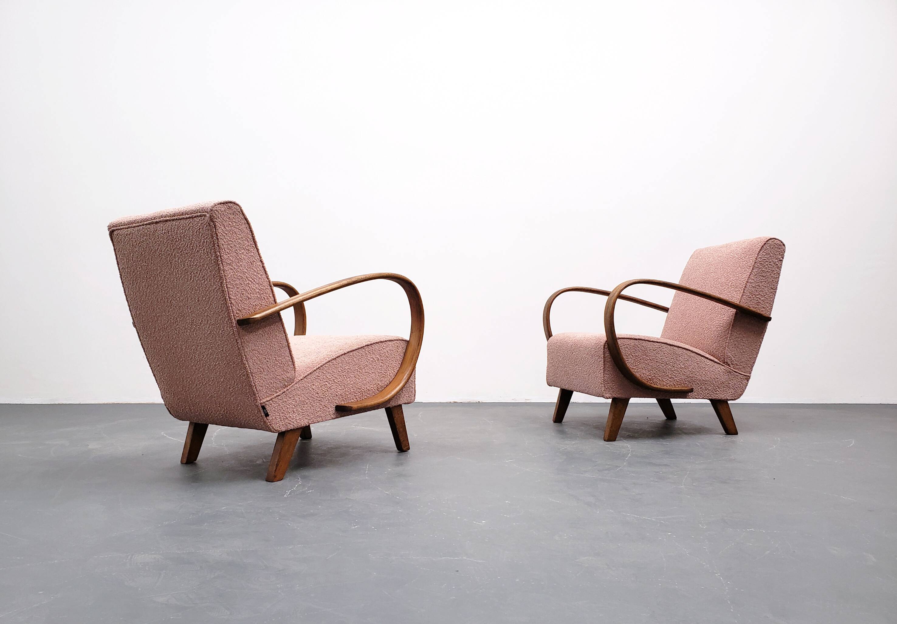 1930 Jindrich Halabala Bentwood Armchair in Pink Boucle