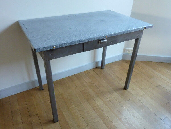 Metal kitchen table with gray speckled enameled top from the 1940s