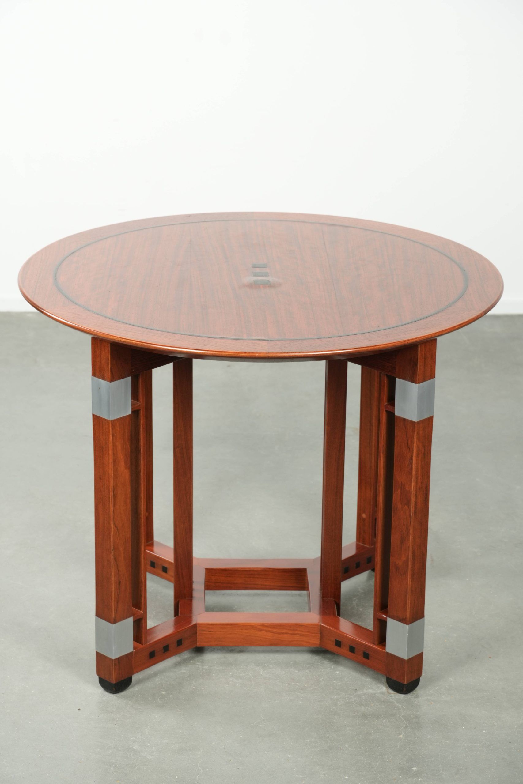 Beautiful round Art Deco style side/coffee table