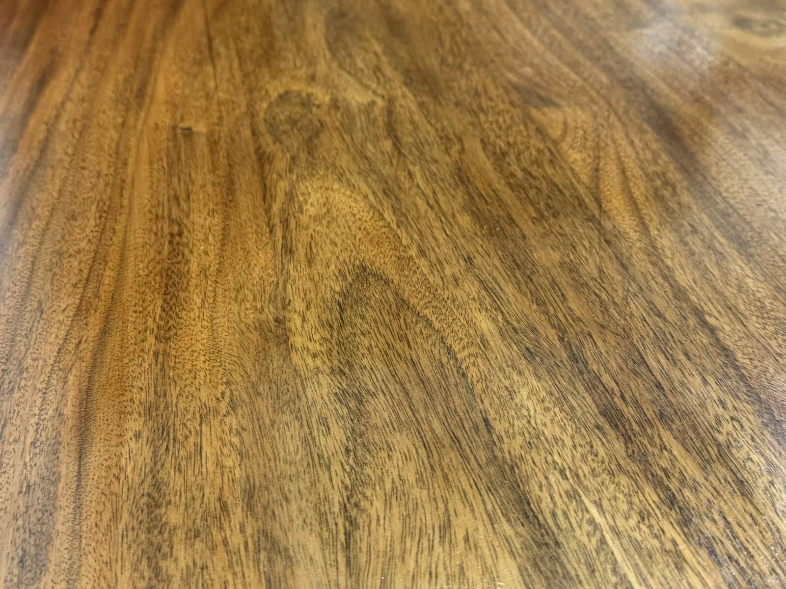 Victorian style oval mahogany table with 1 extension.