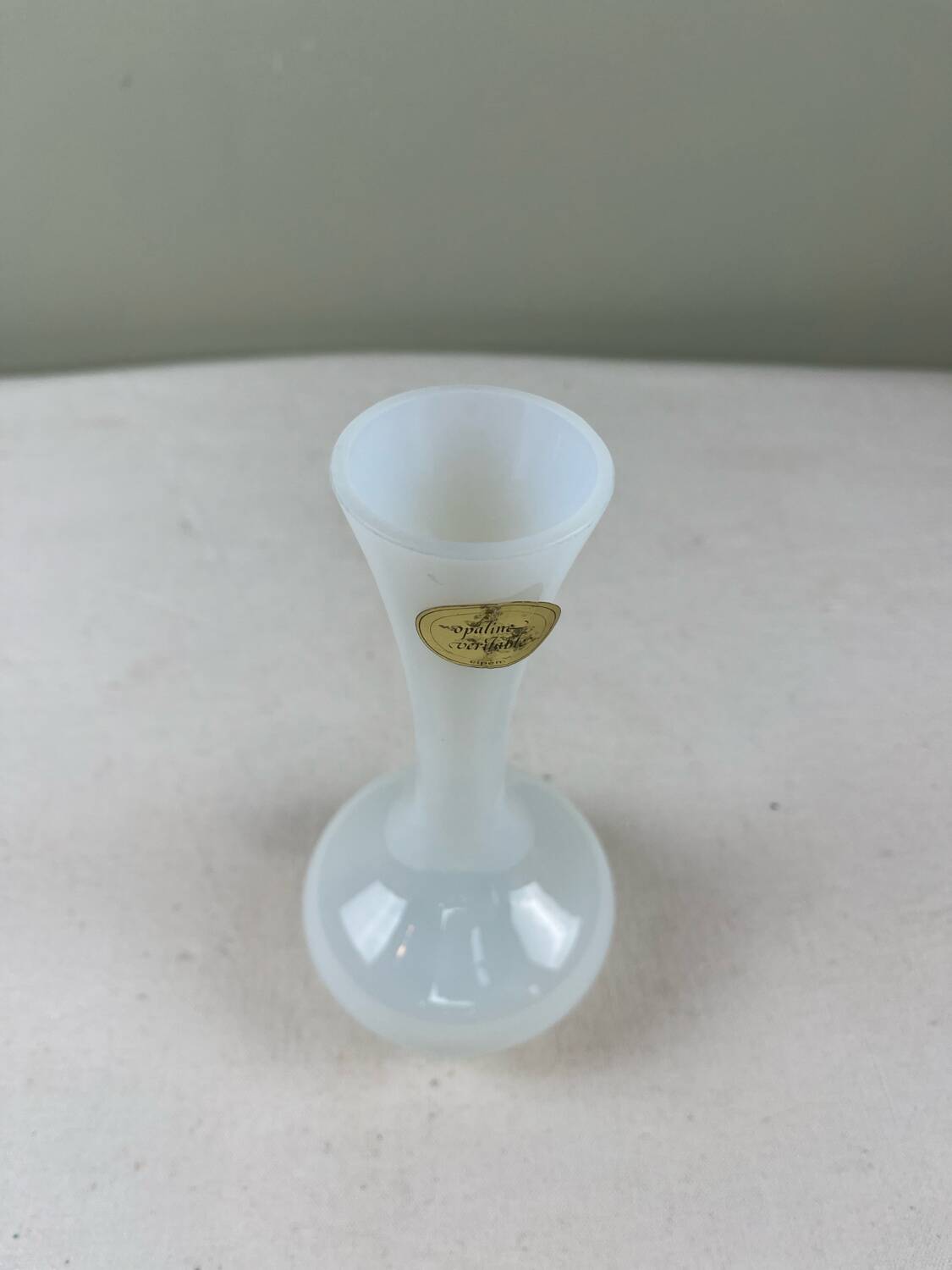 Antique opaline soliflore