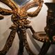 Paire de miroirs en bronze ciselé et doré formant appliques