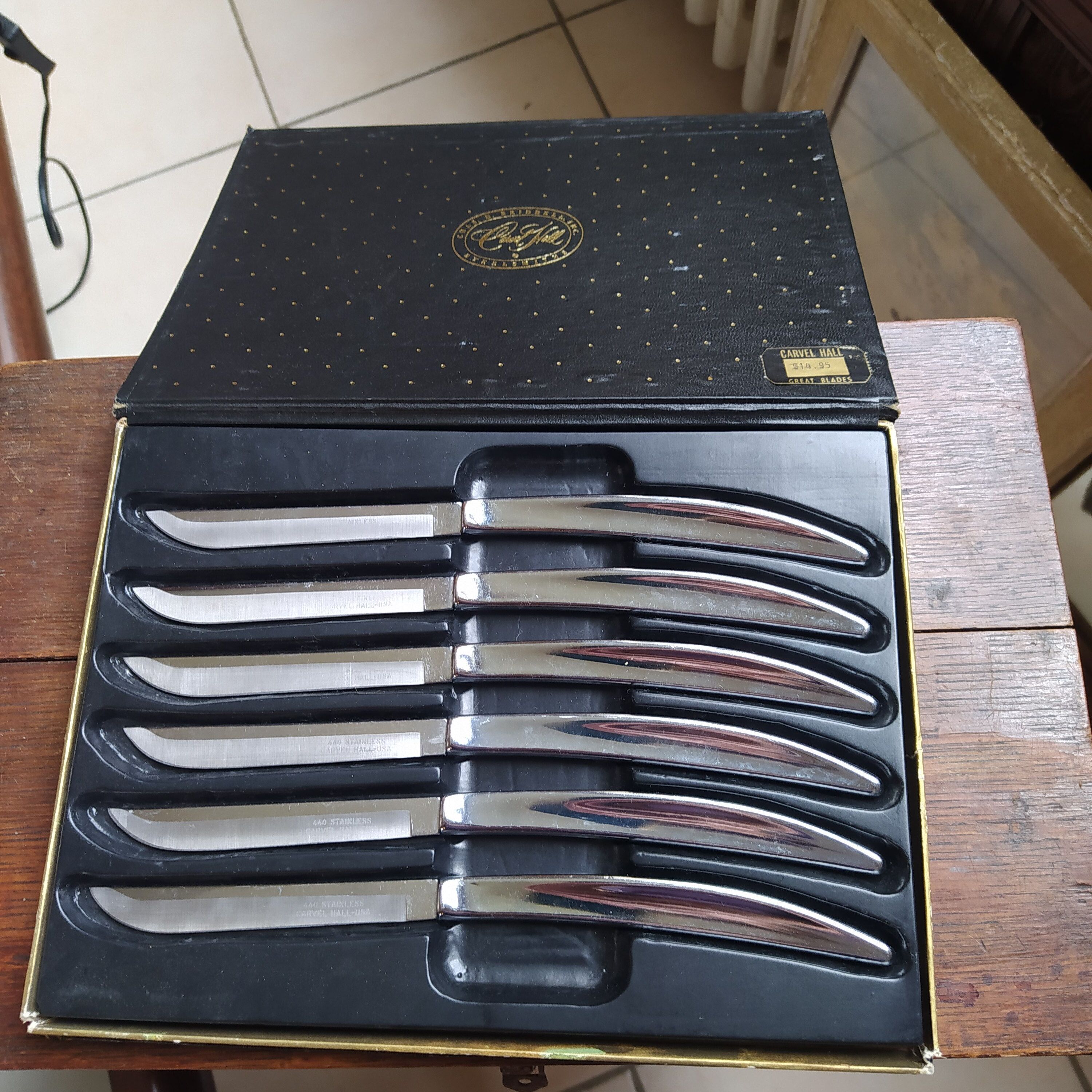6 Carvel Hall steak knives