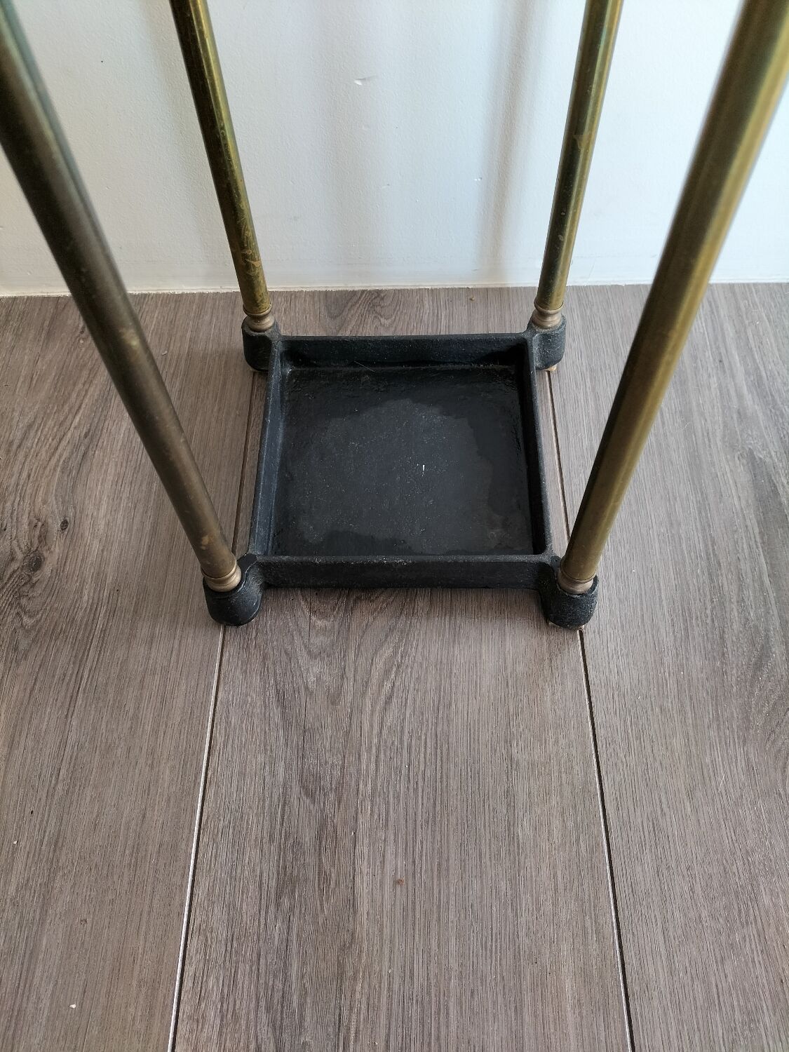 Antique brass umbrella door