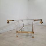 Table basse carrée en laiton, lucite et verre, Hollywood Regency