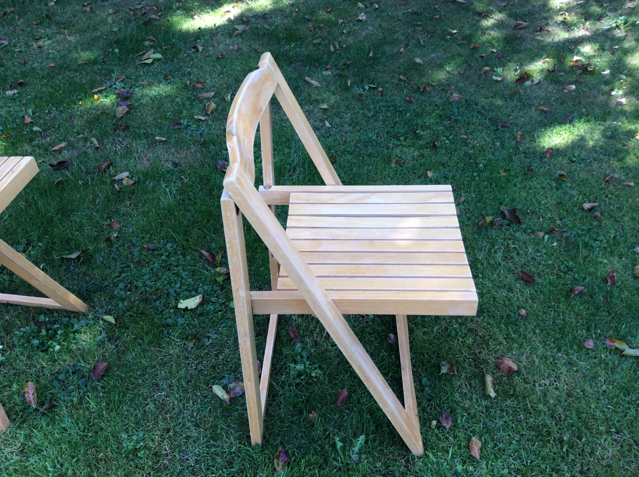 Series of 4 folding chairs