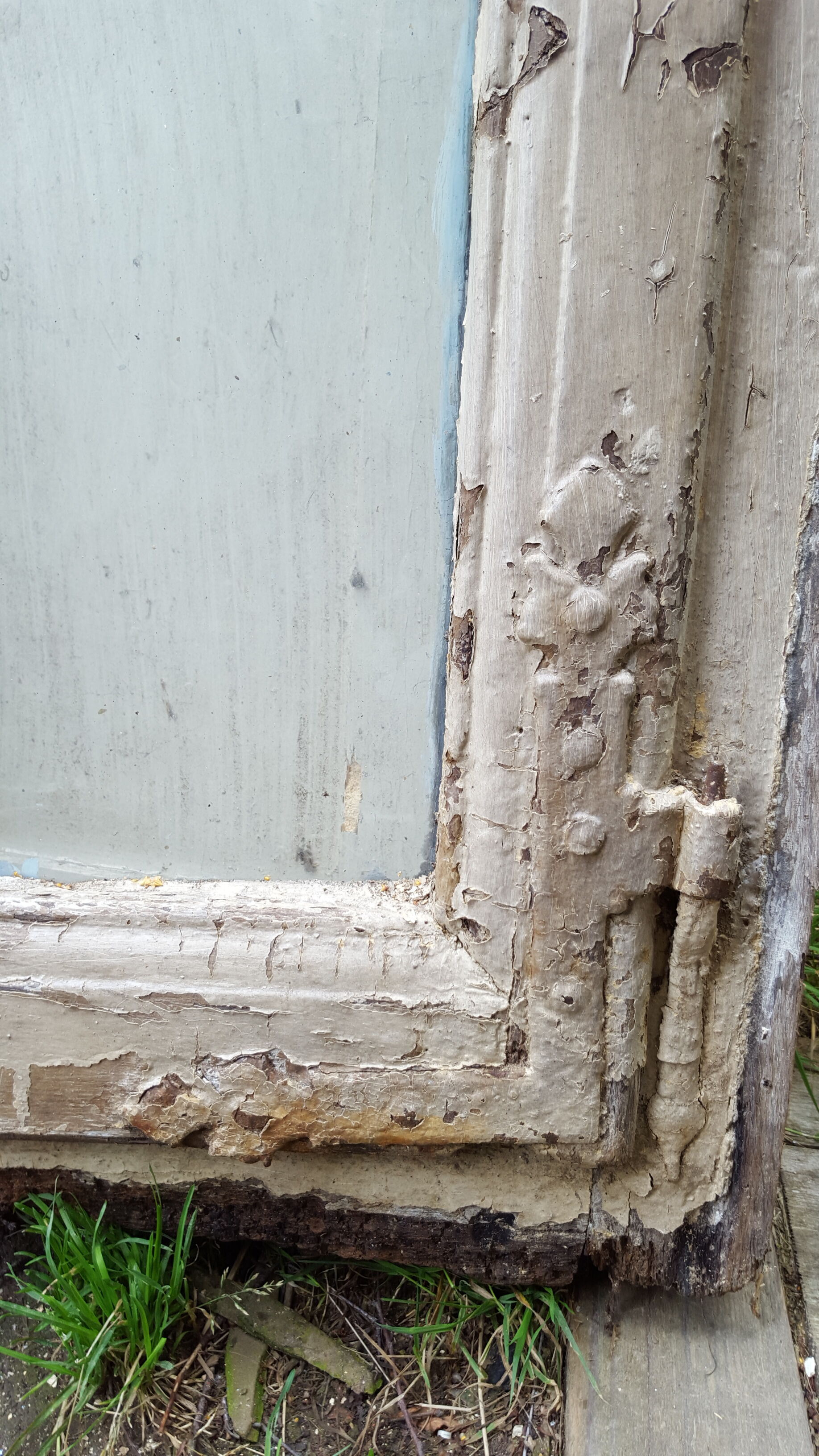 18th double-checked oak window with its frame