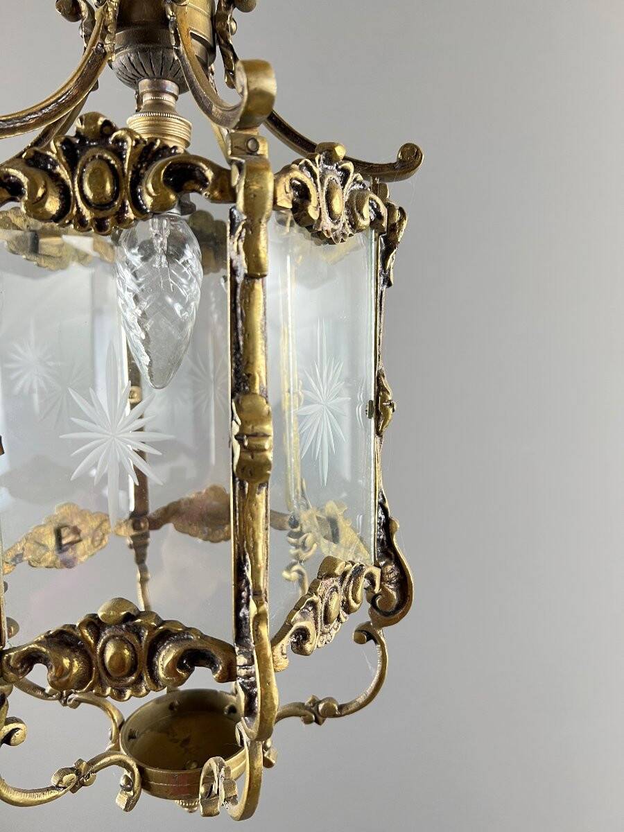 Lanterne en bronze et en verre gravé, début du 20e siècle