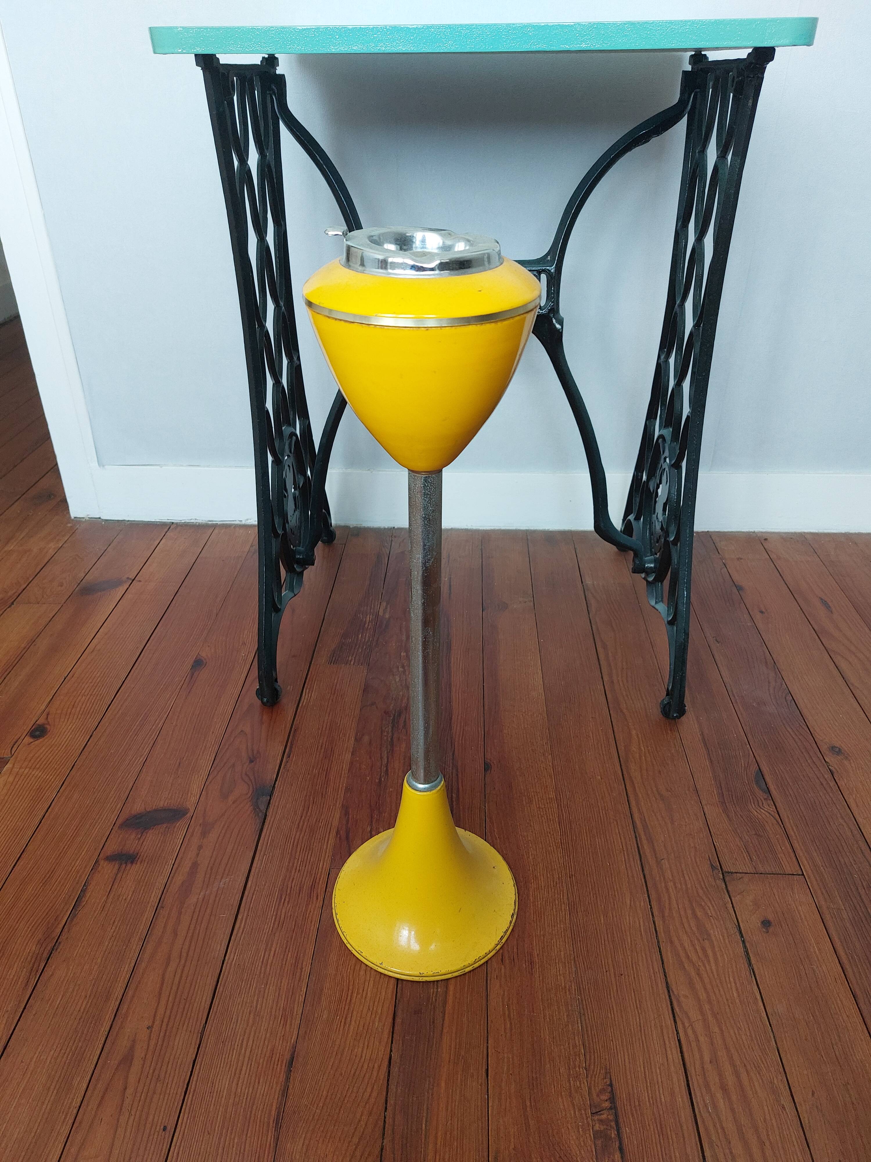 1970s ashtray