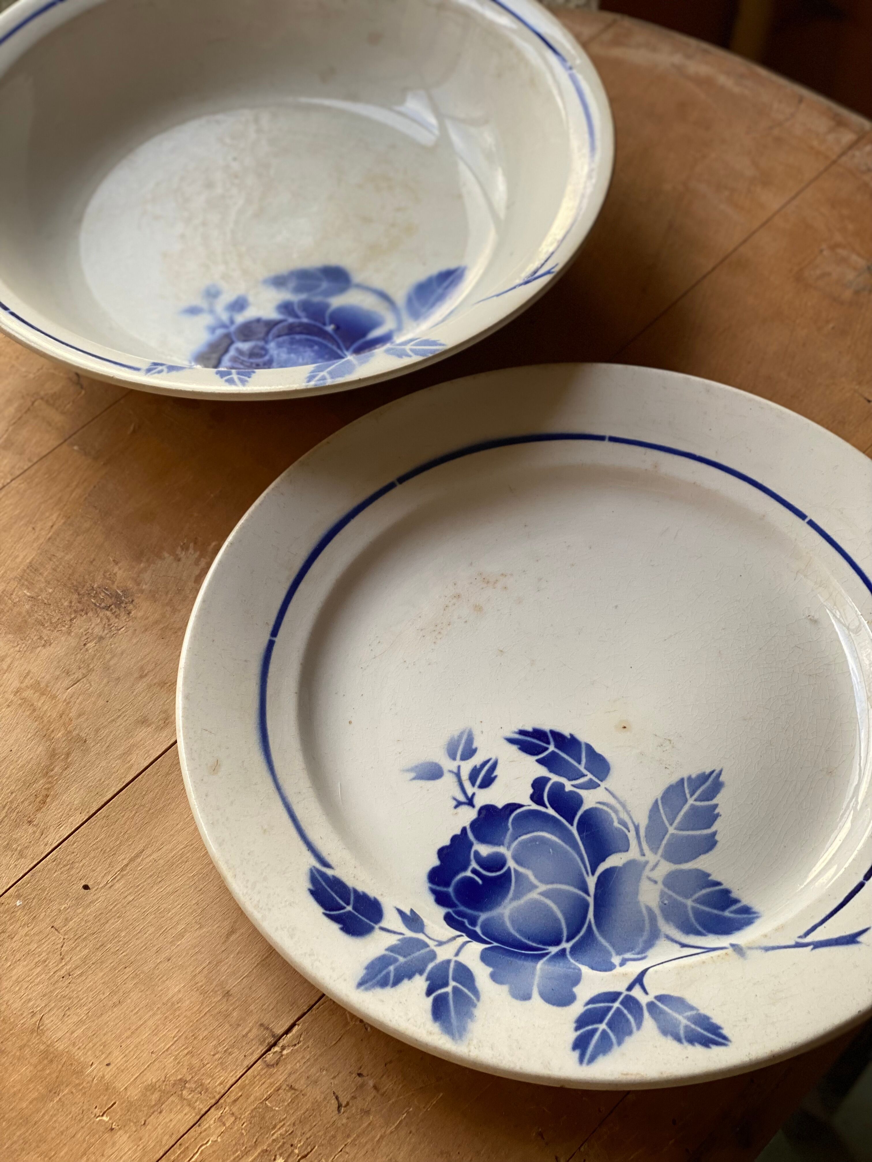 Rosine l'Amandinoise serving dish and deep plate