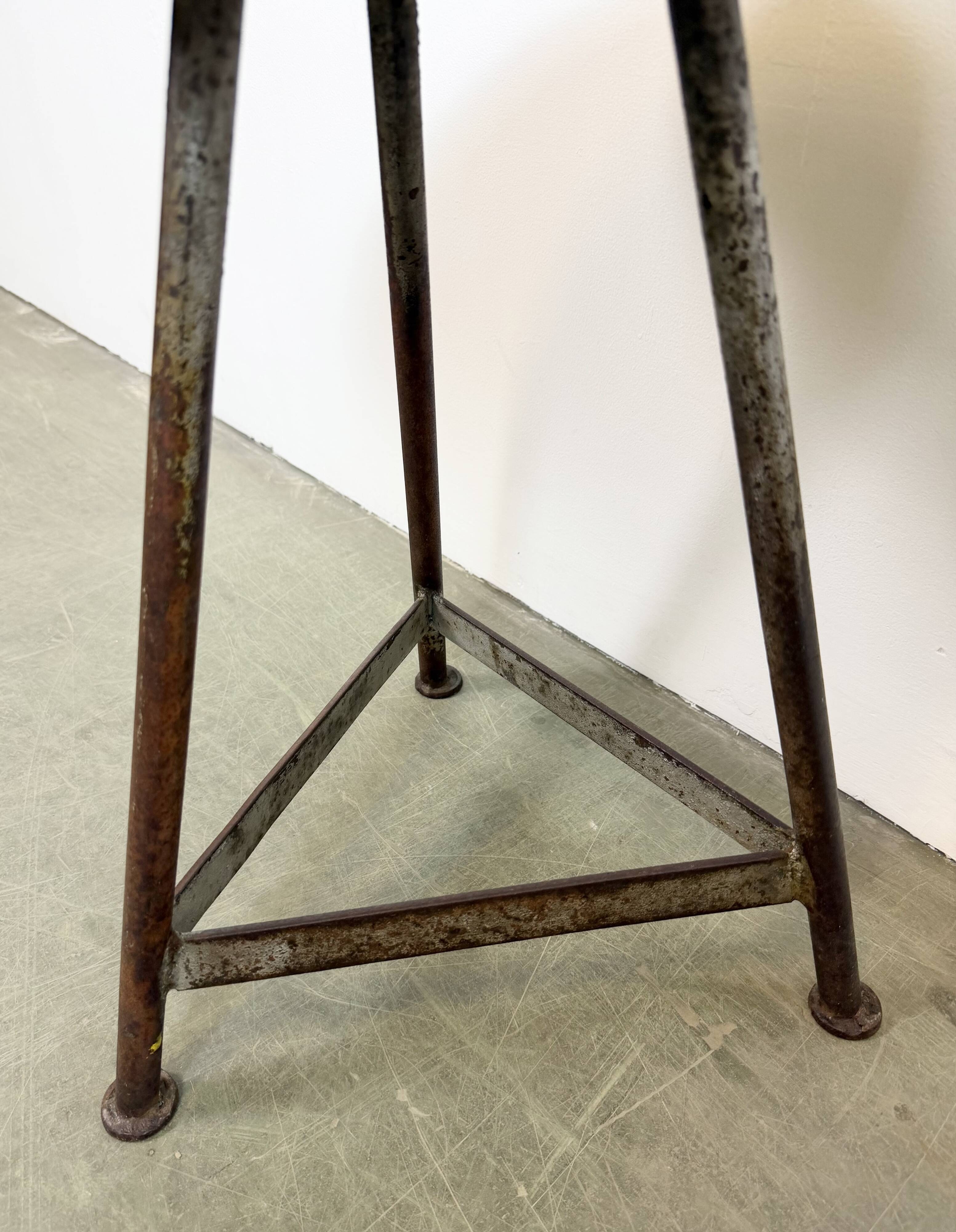 Tabouret d'atelier industriel gris, années 1960