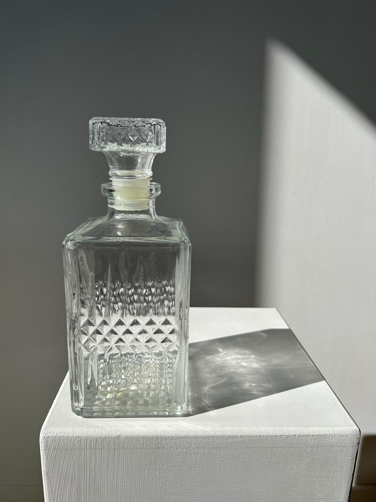 Vintage glass whiskey decanter H:22cm