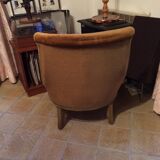 Yellow vlourchair chair