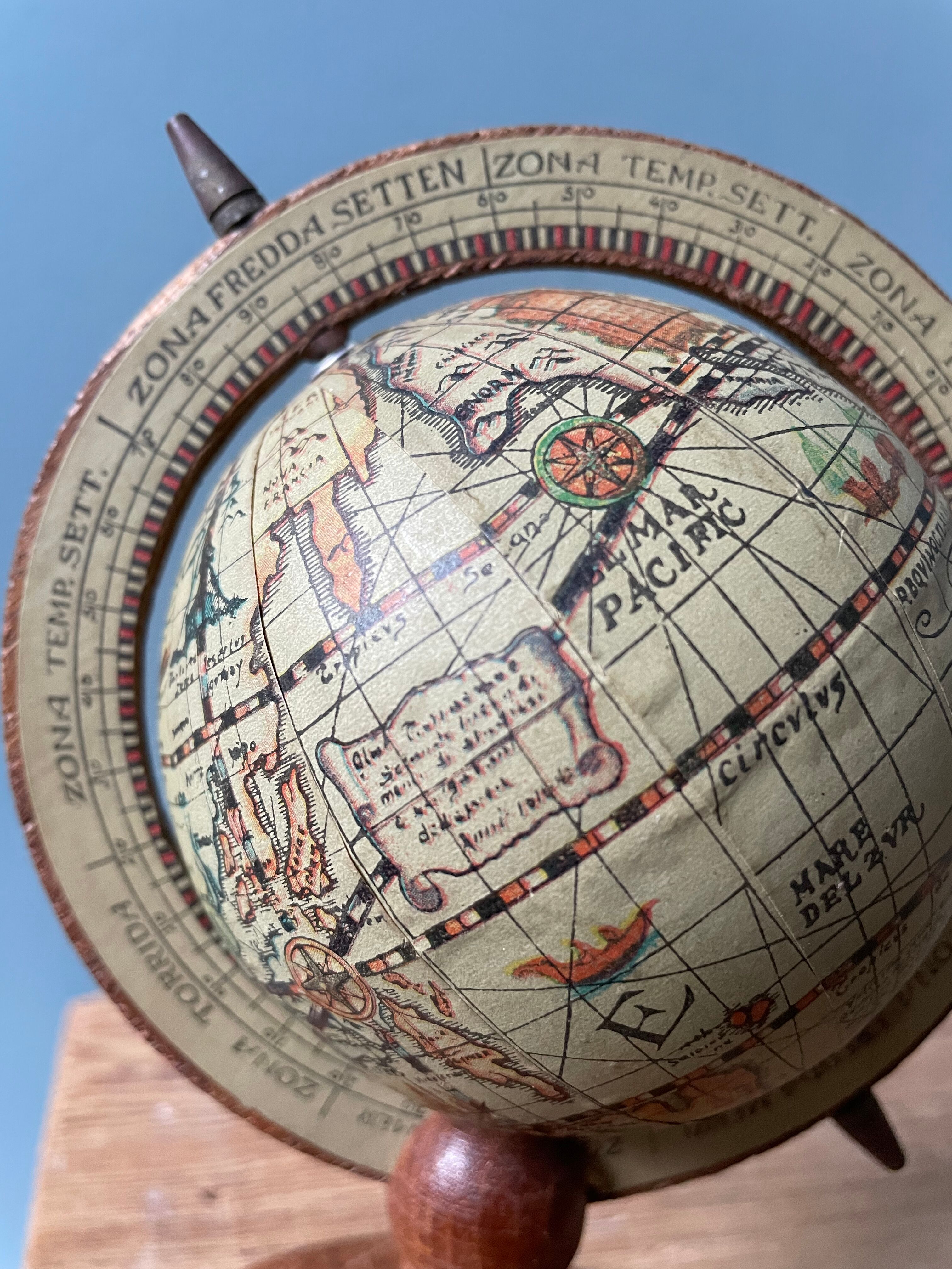 Globe terrestre « Bergère de France »