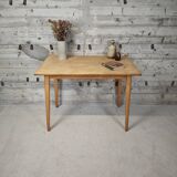 Table/desk with compass legs