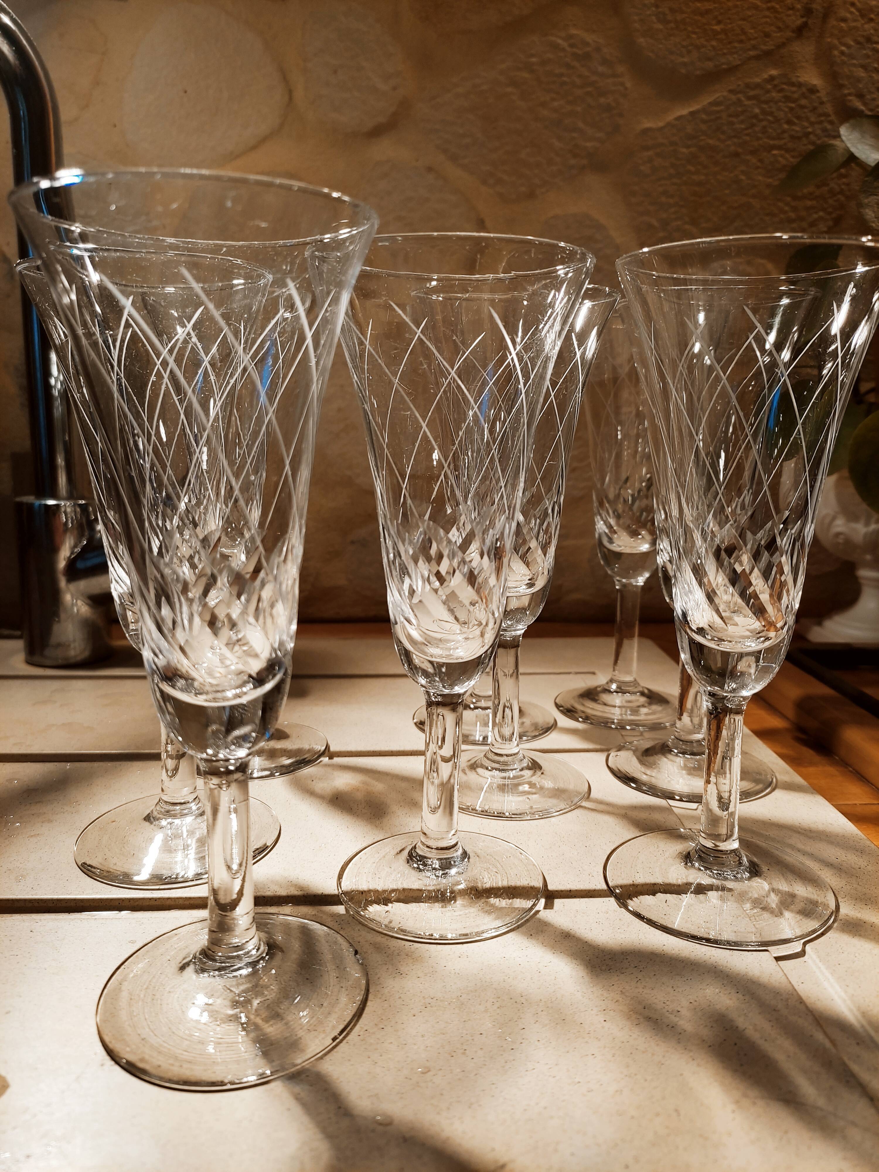 9 crystal champagne flutes