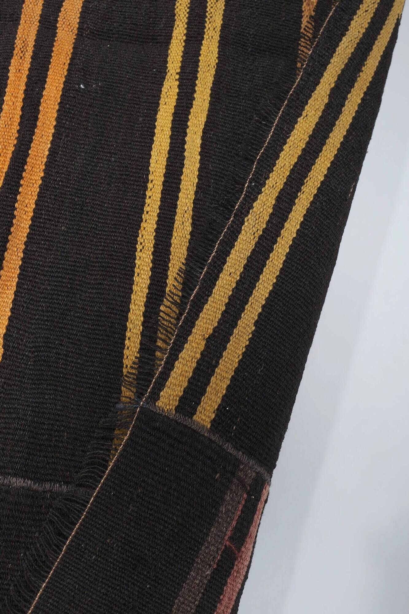 Vintage Turkish kilim, handwoven, 325x372 cm.