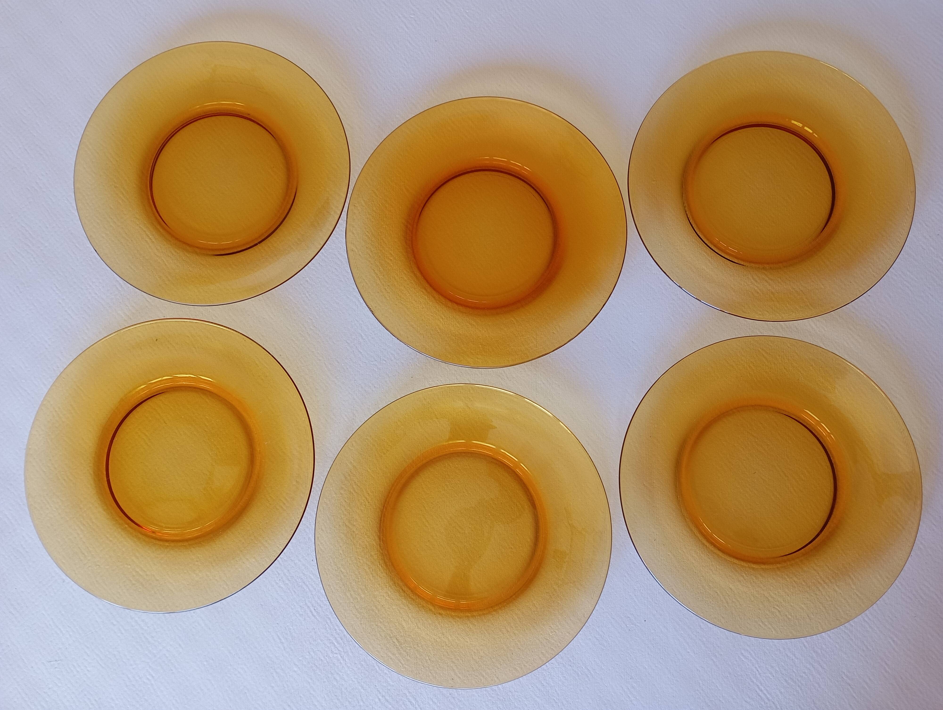 12 assiettes plates Vereco ambre