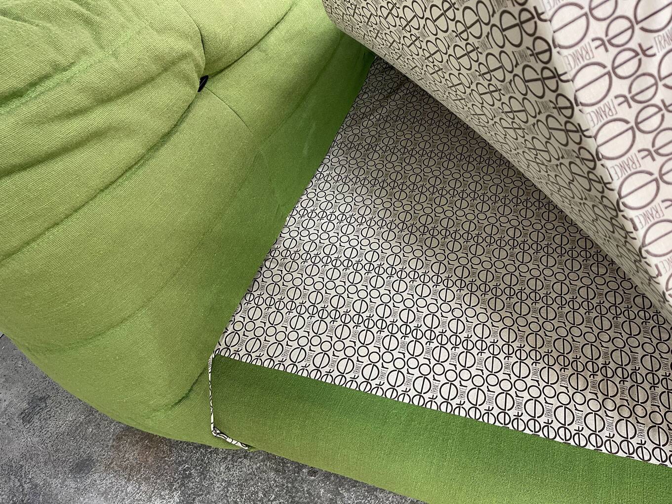 Vintage Green Togo Bed