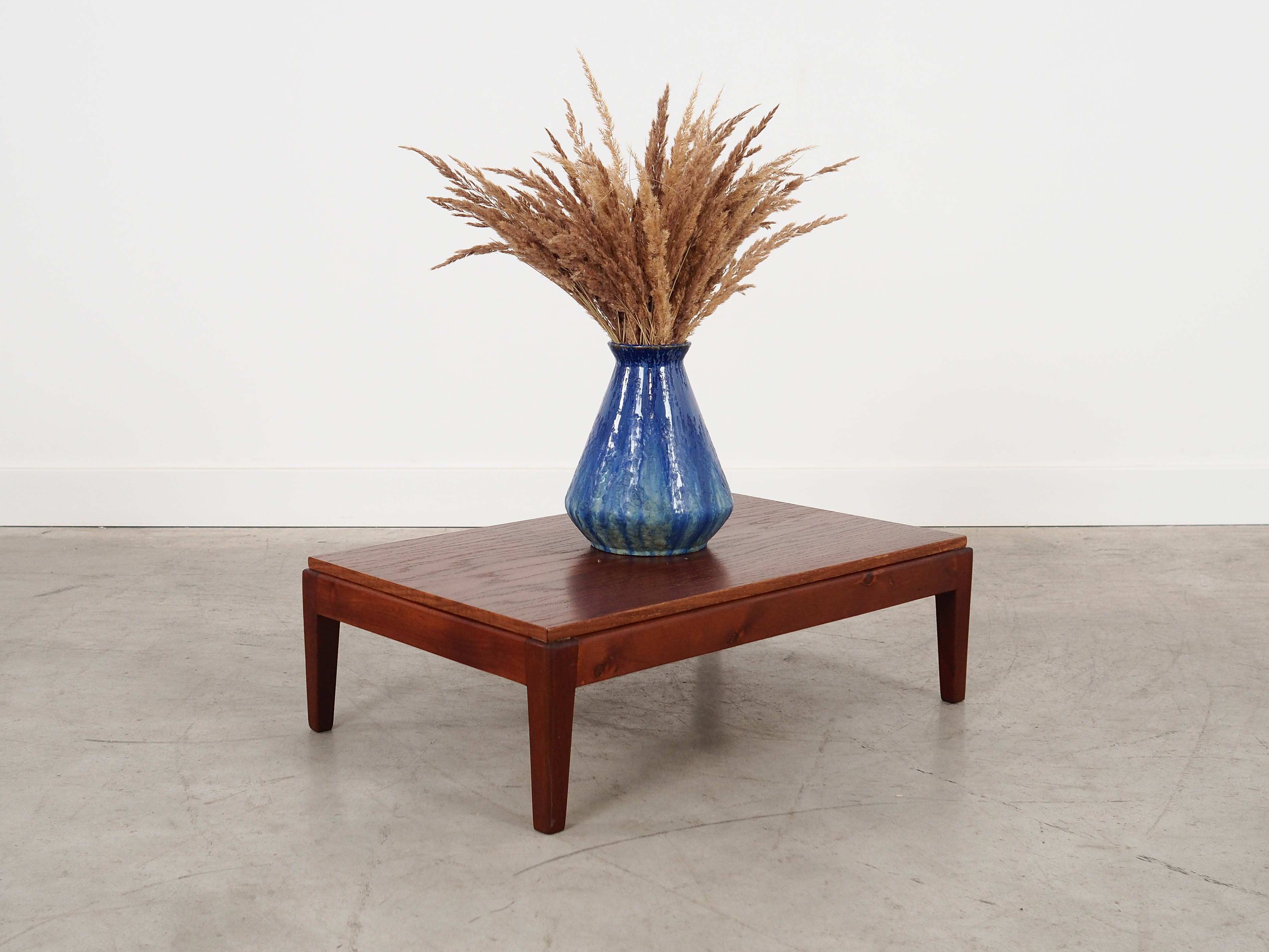 Oak coffee table, Danish design, 1970s, production: Denmark