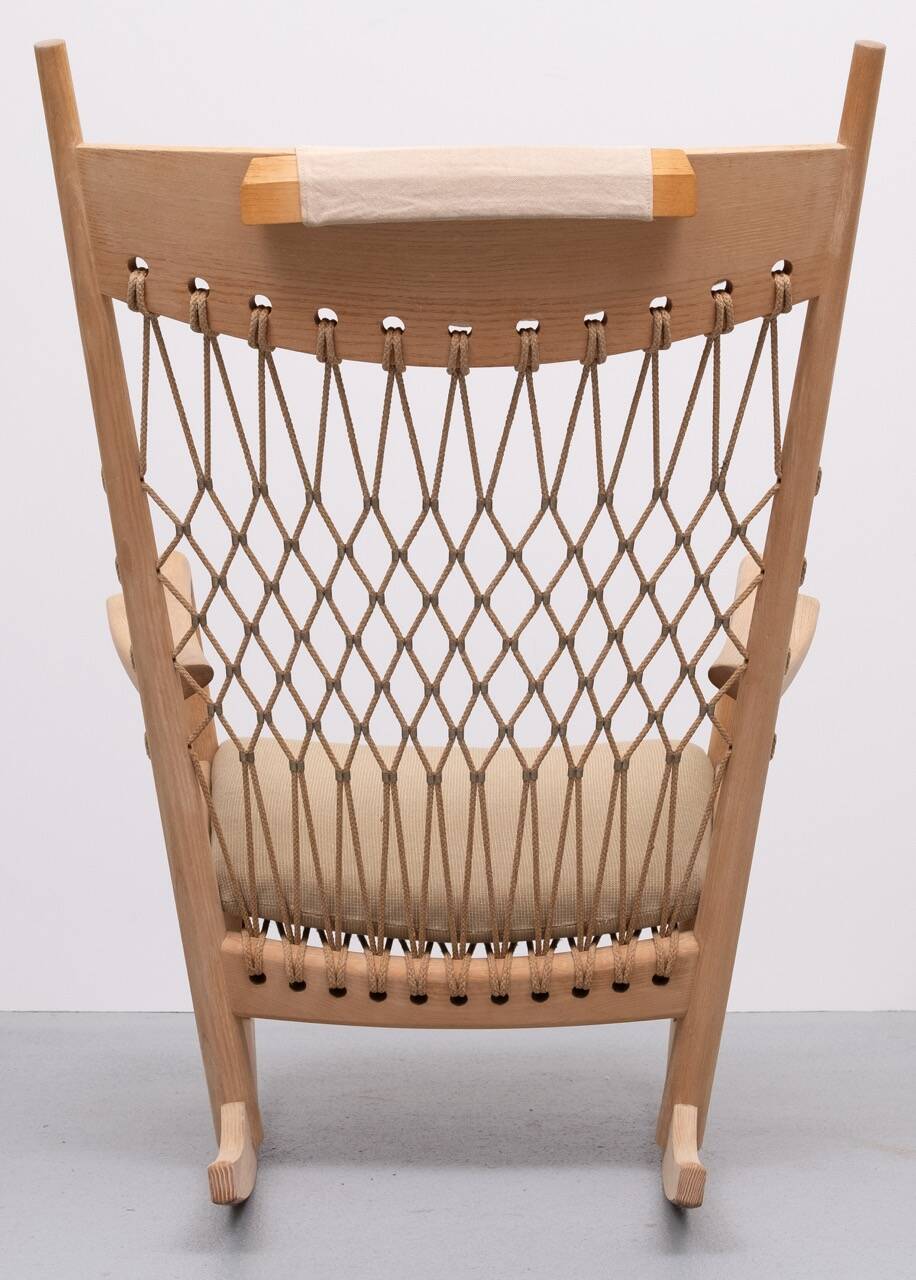 Beautiful Hans J Wegner PP 124 Net chair for PP Mòbler