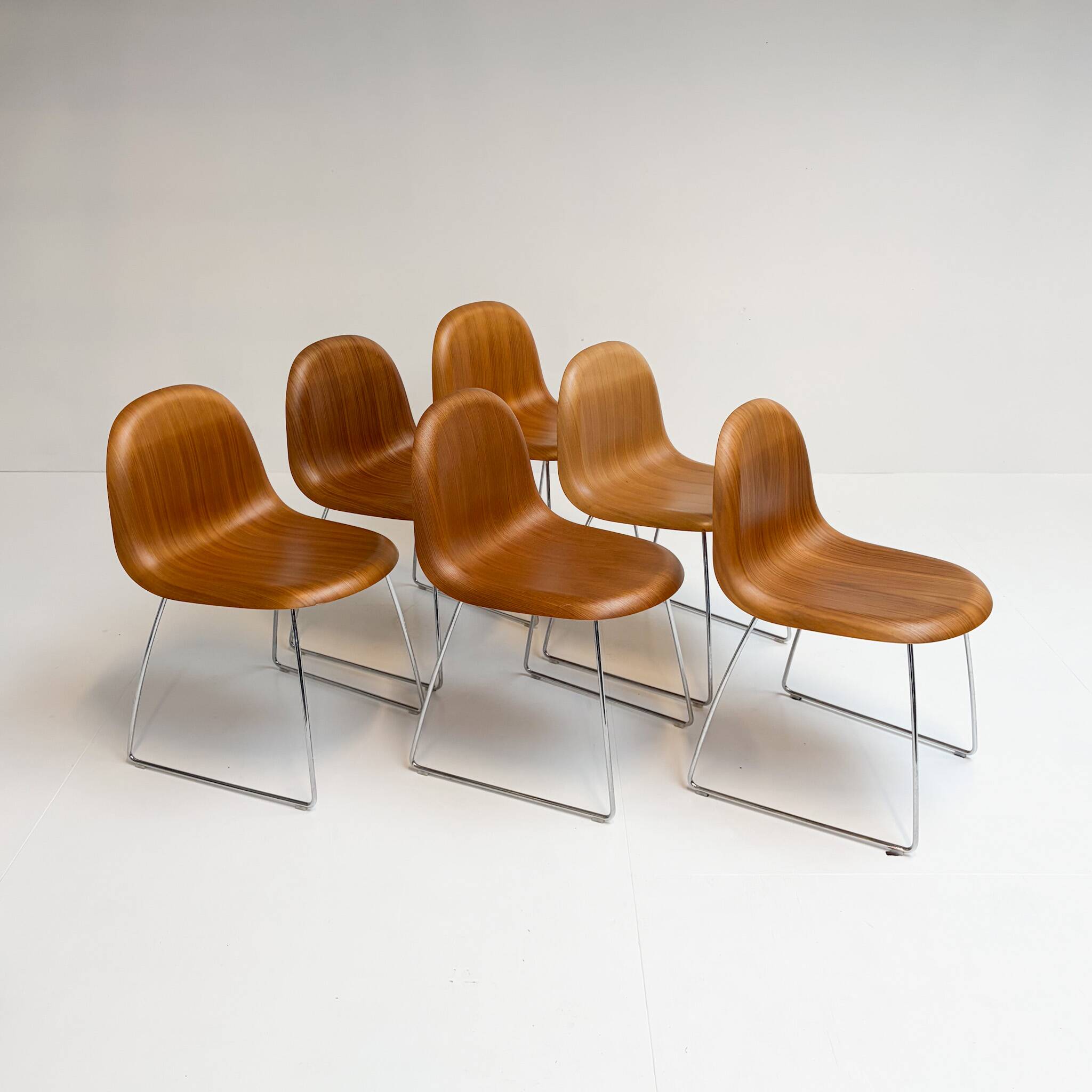 Ensemble de 6 chaises de design danois Gubi 3D de Komplot Design, 2003