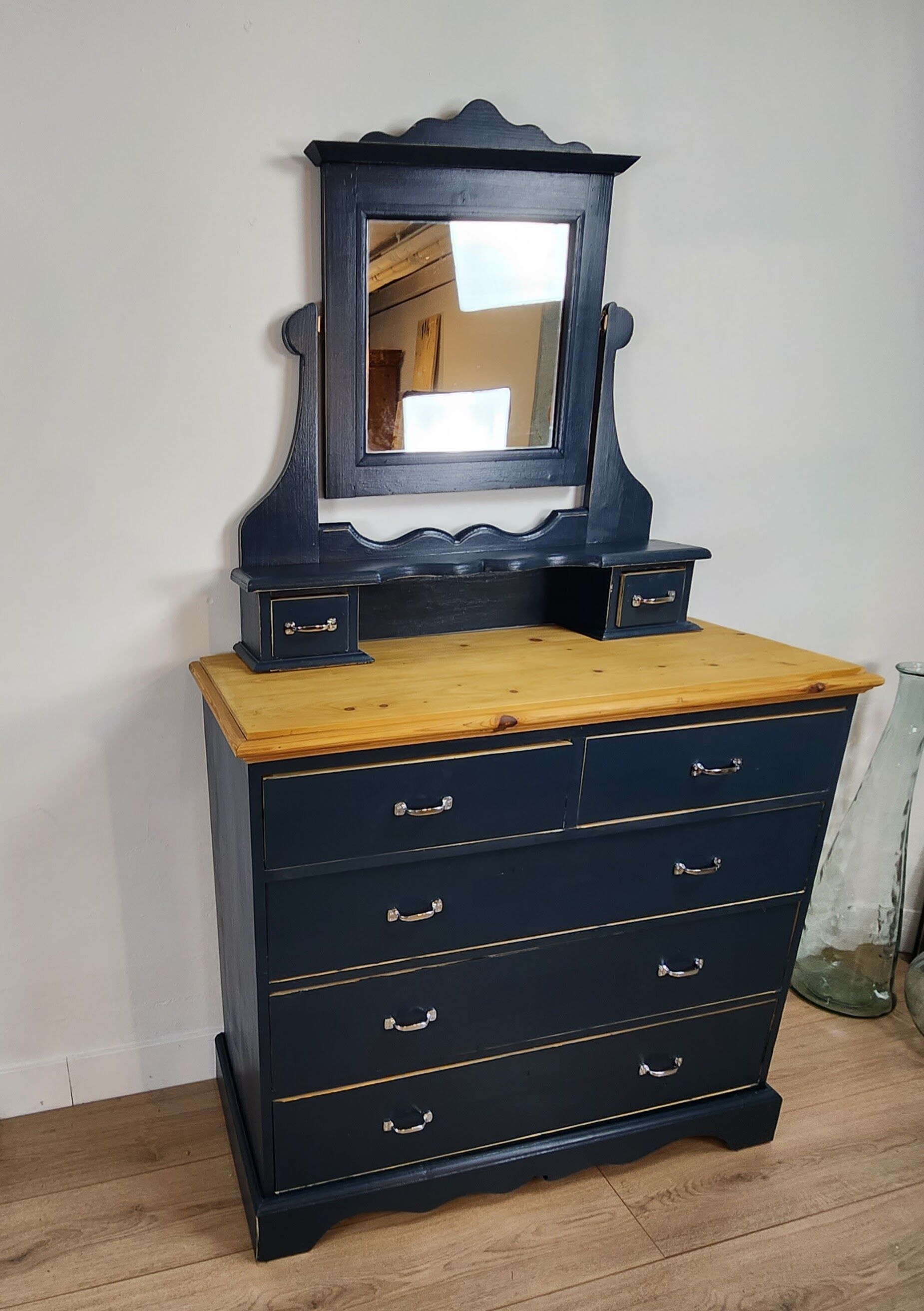 Dressing table