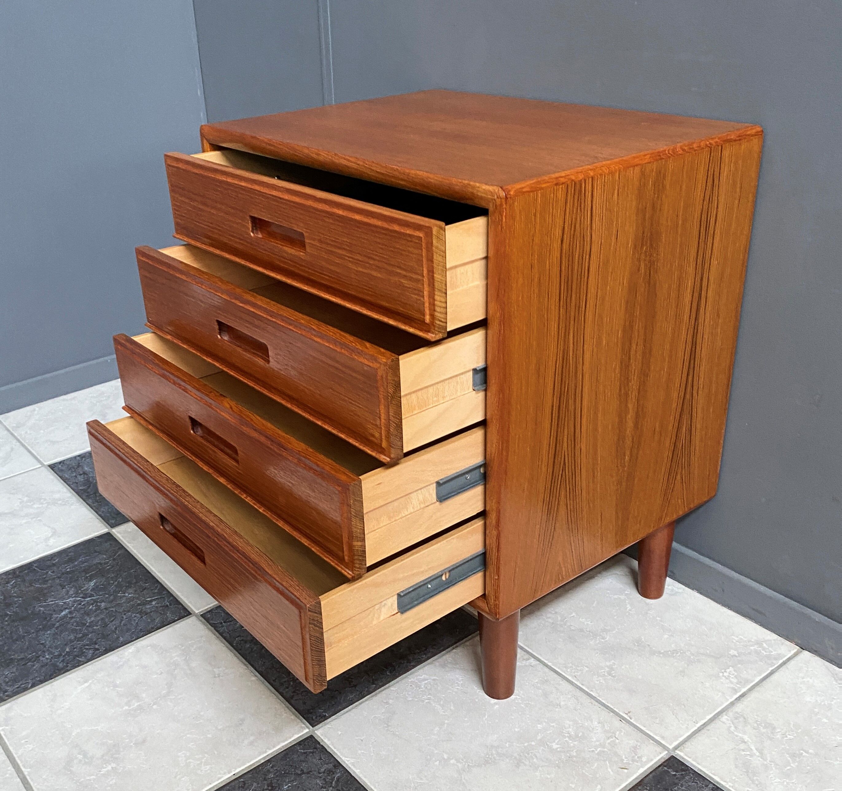 Teak chest of drawers Danish 1960s