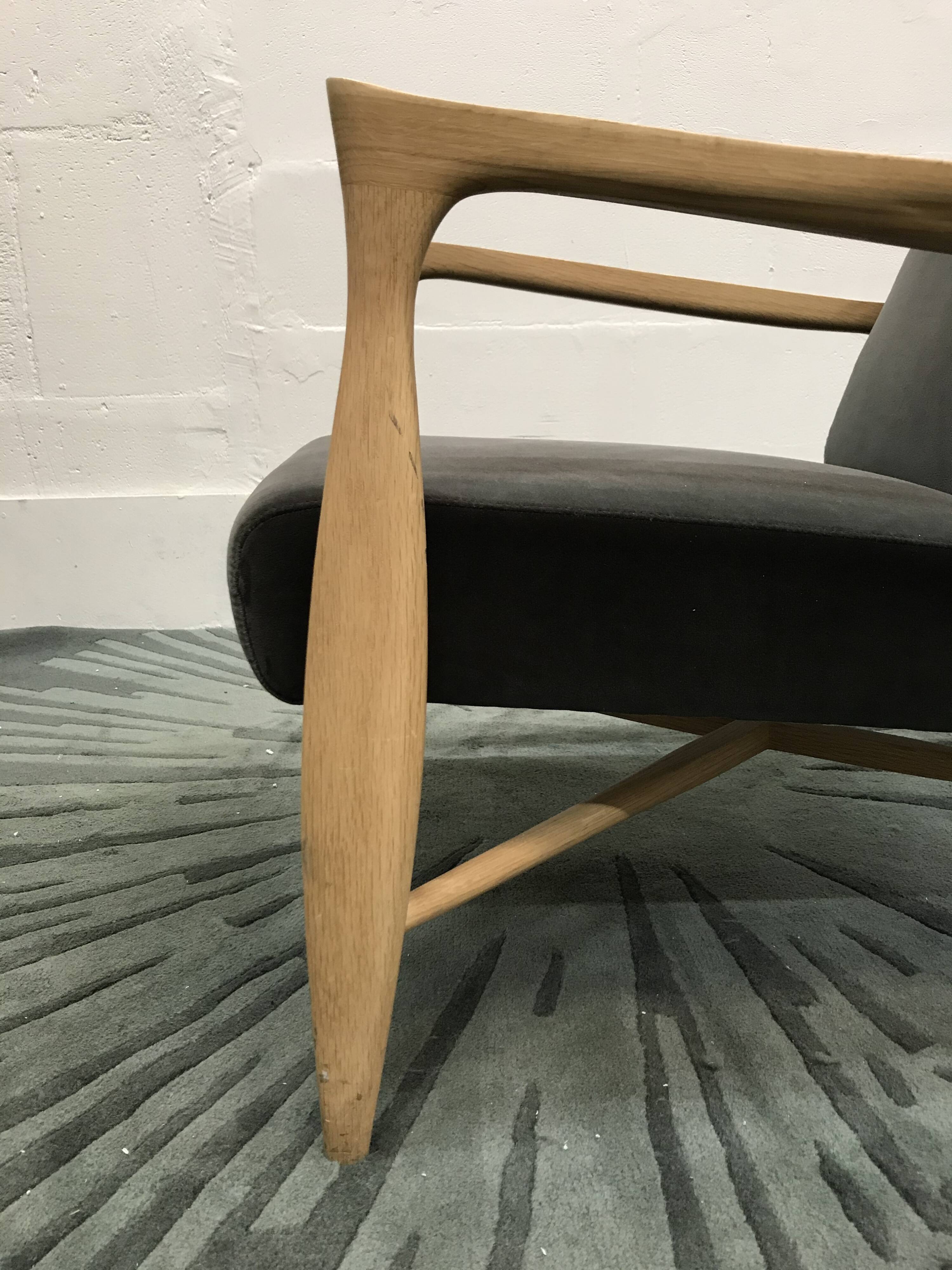 Floating velvet grey velvet chair chic Red Edition