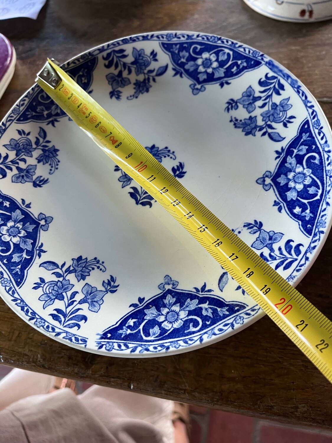 8 dessert plates in old Gien earthenware